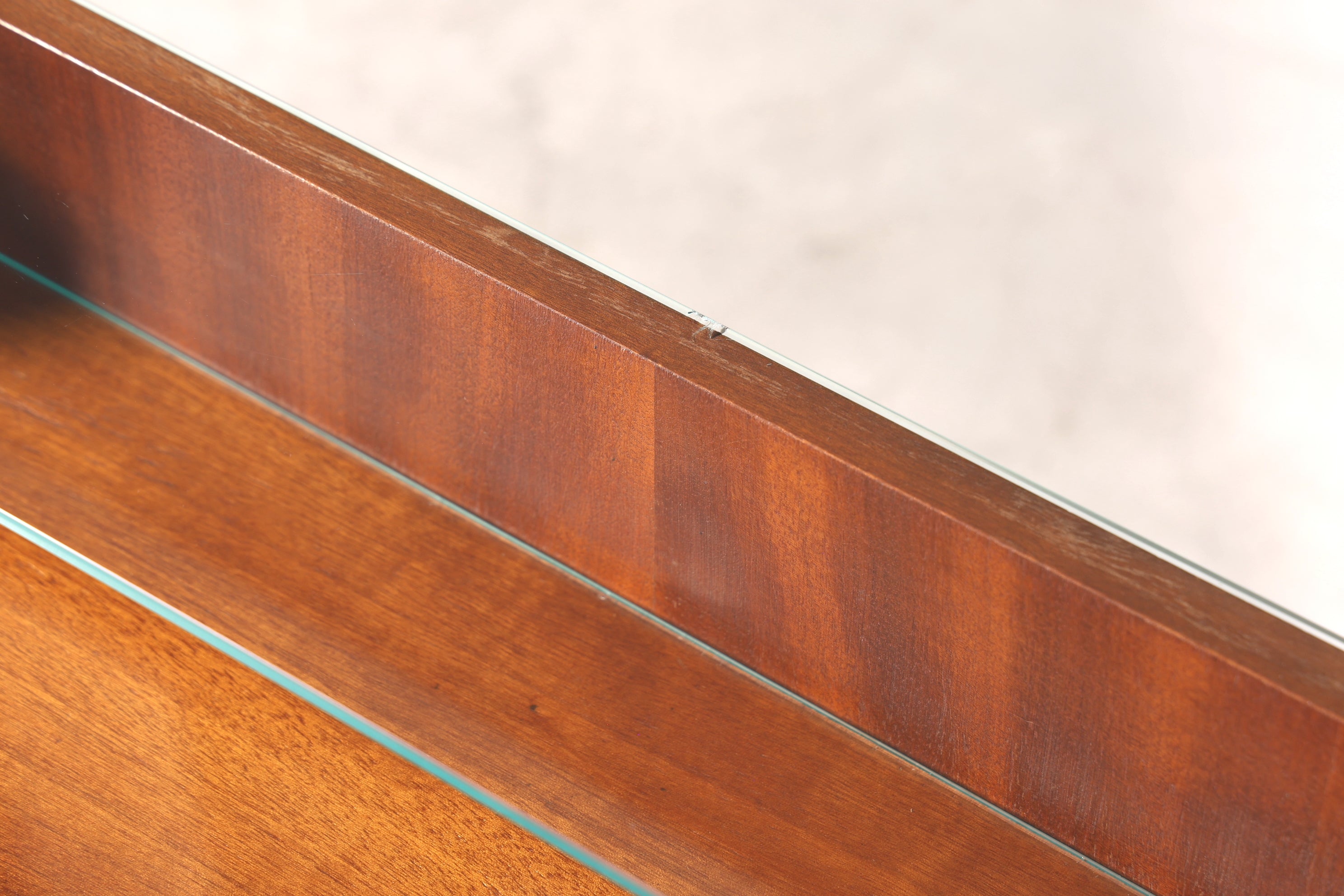 E838 Finish Wunderschöne Mid Century Kommode Vintage Nachttisch 60s Schubladenkommode