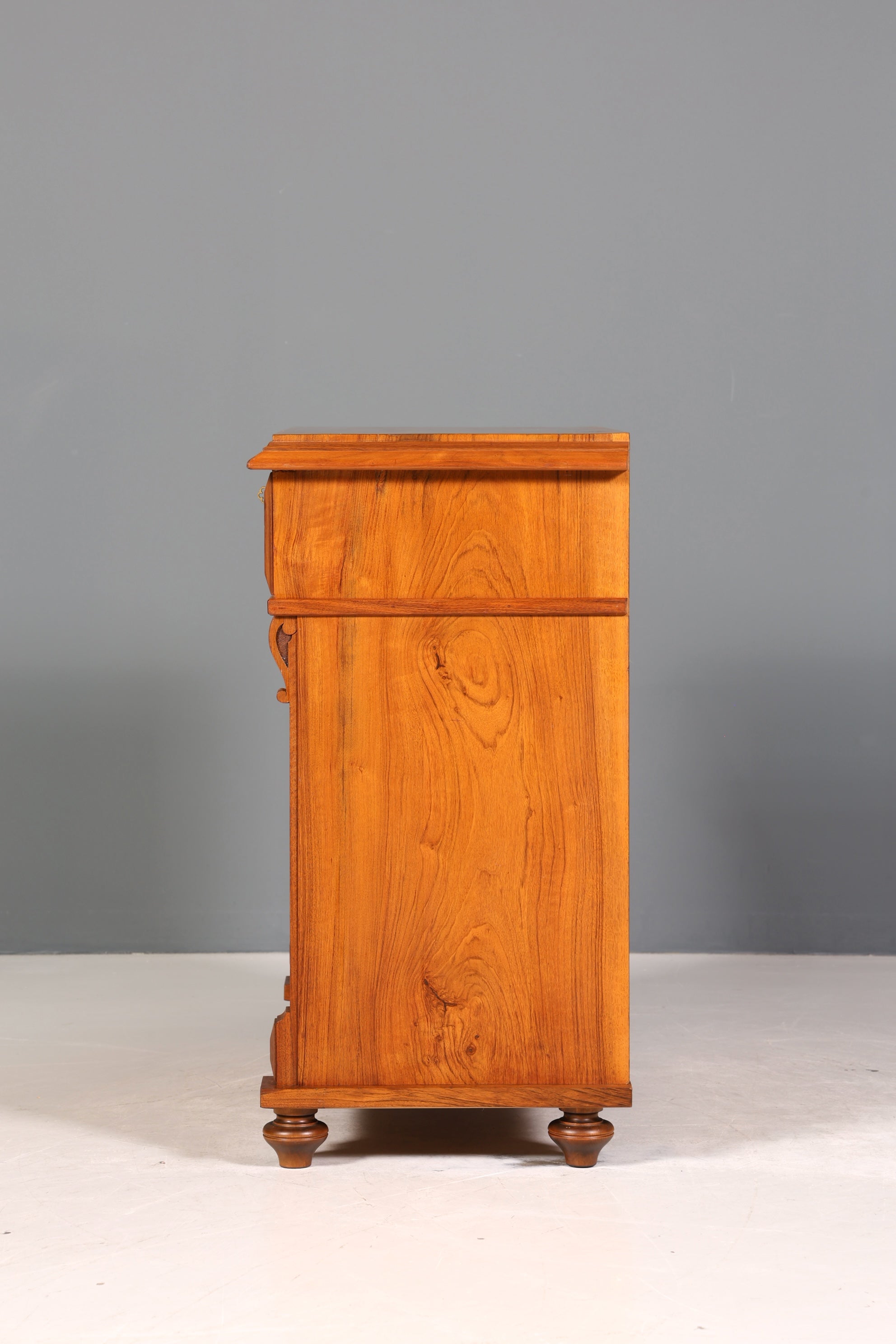 Stilvolle Gründerzeit Kommode Jugendstil Antik Sideboard Schubladenkommode Wäschekommode