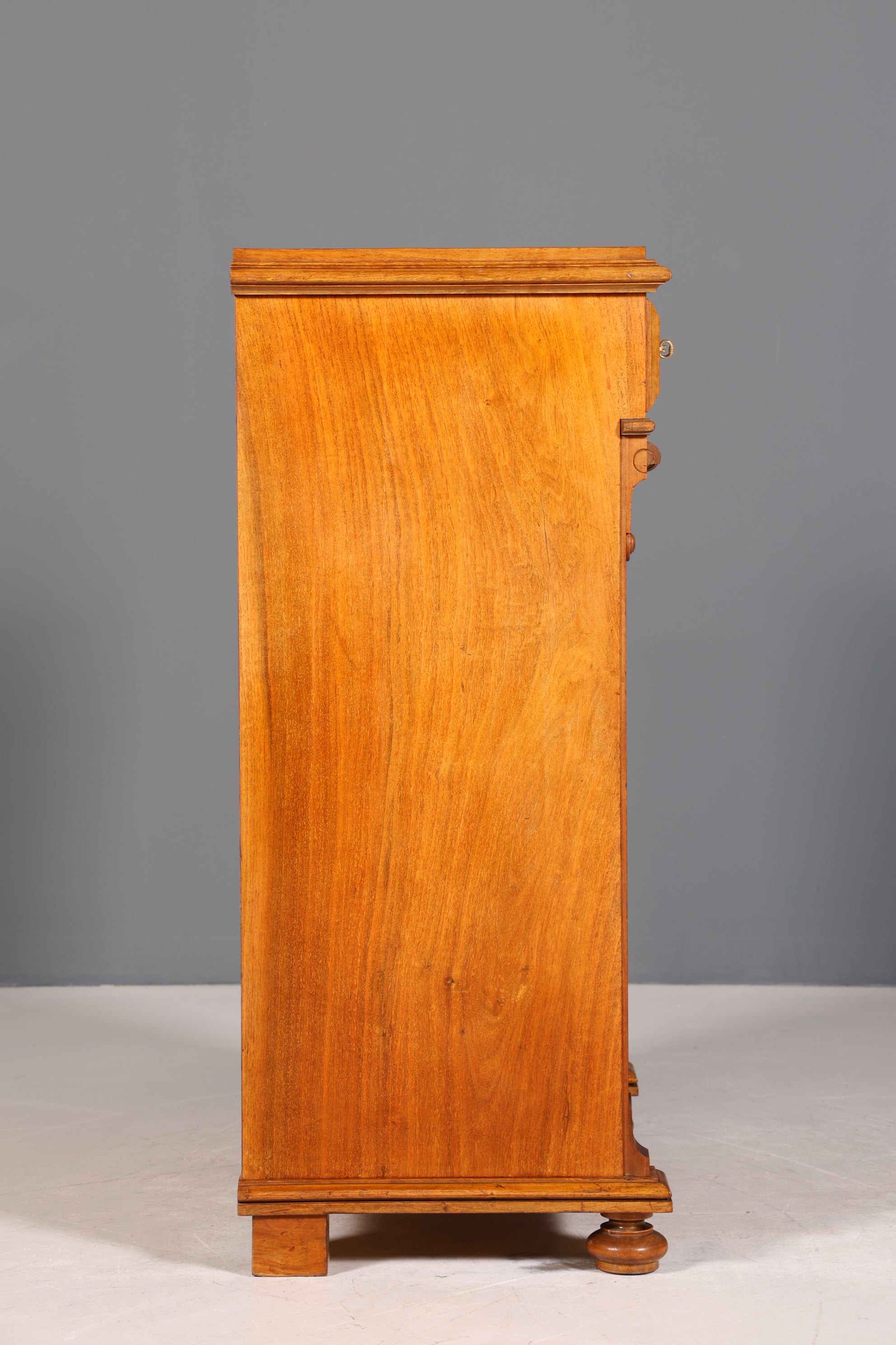 Stilvolle Gründerzeit Kommode Jugendstil Vertiko Schubladenkommode Antik Wäschekommode