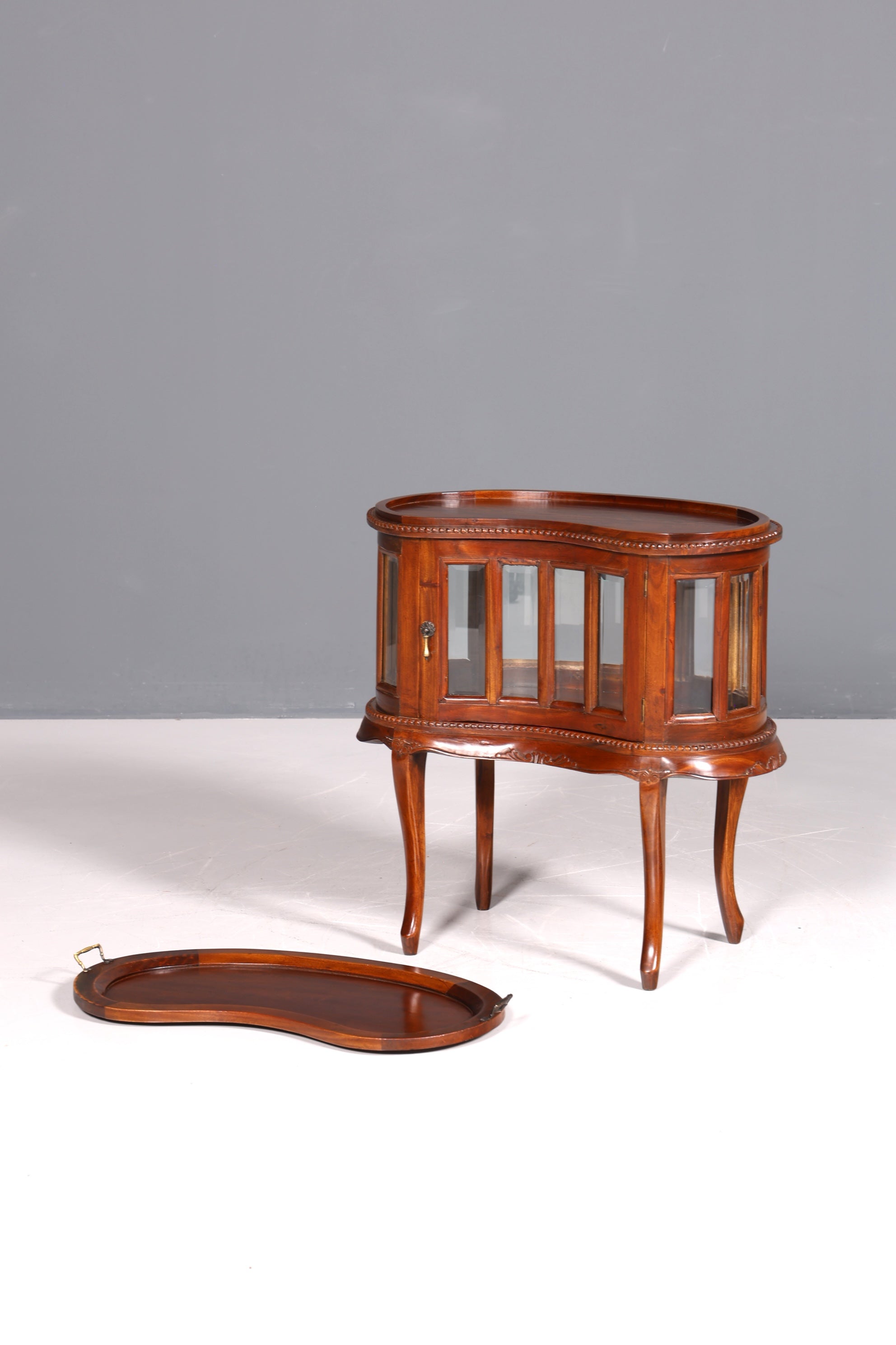 Wunderschöner filigraner Chippendale Barschrank echt Holz Teeschrank im Jugendstil Vitrine