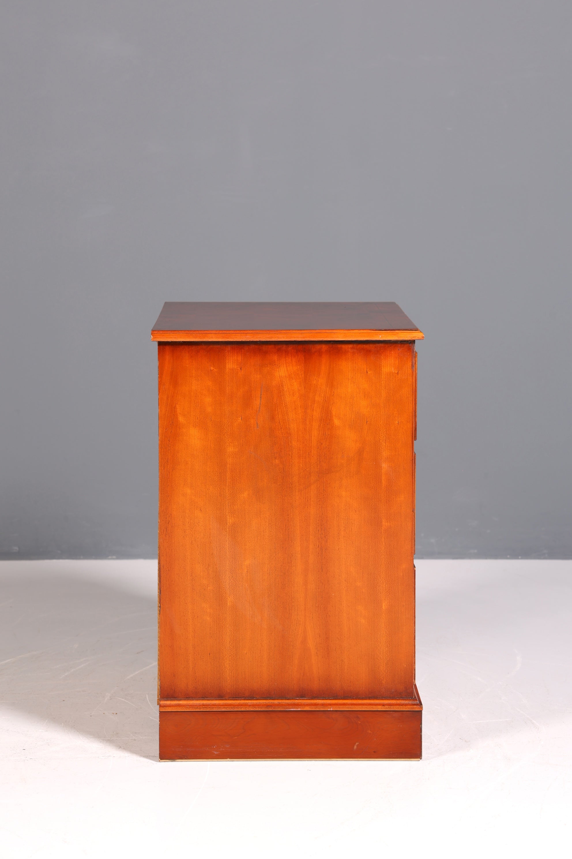 Wunderschöne Englische Kommode Eibe Sideboard Schubladenkommode