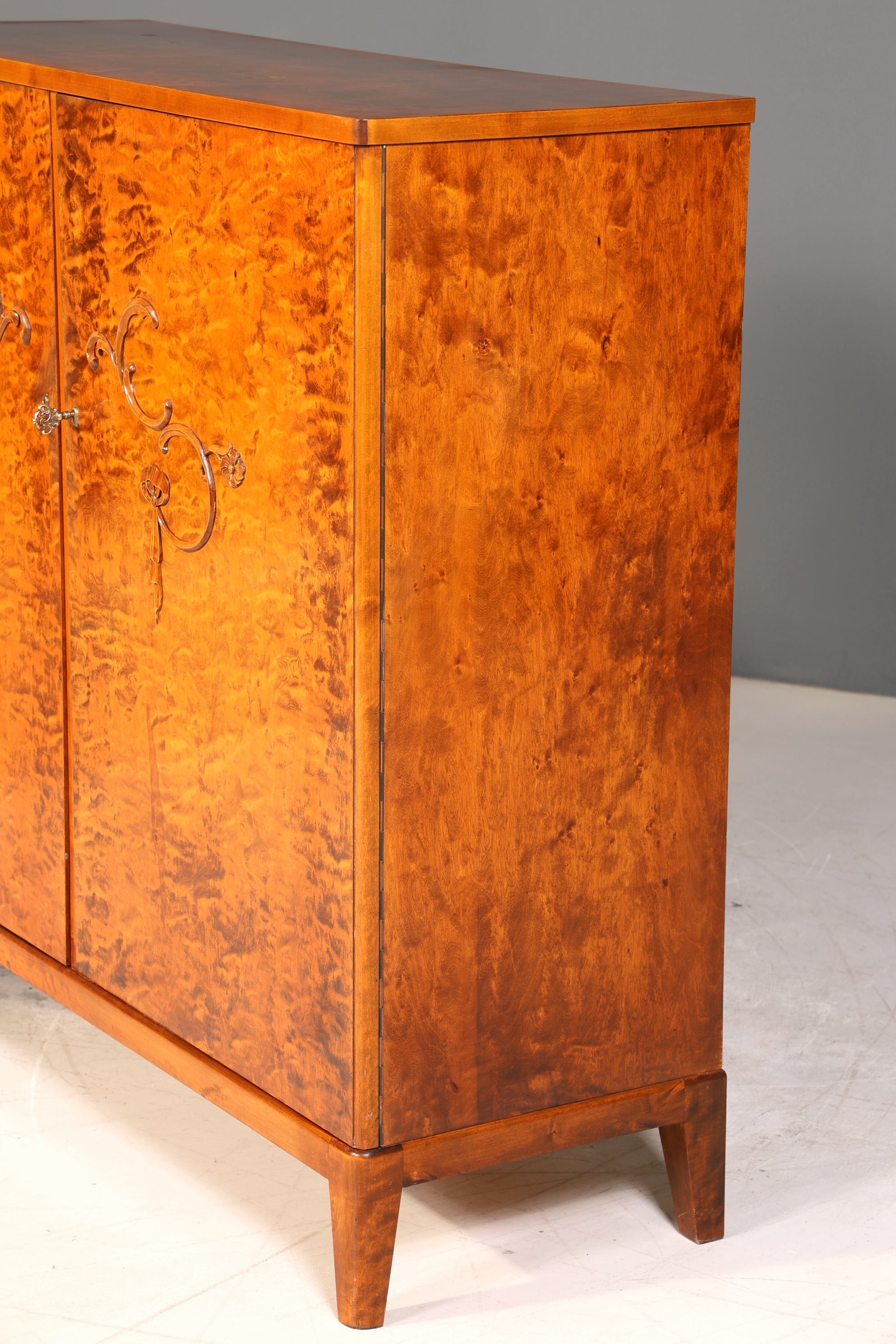 E897 Finish Stilvoller Original Art Deco Schrank Vertiko Kleiderschrank um 1940