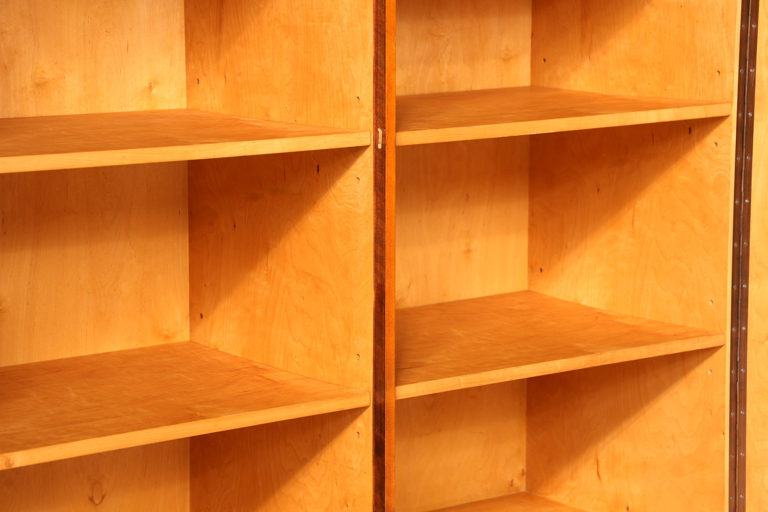 E897 Finish Stilvoller Original Art Deco Schrank Vertiko Kleiderschrank um 1940