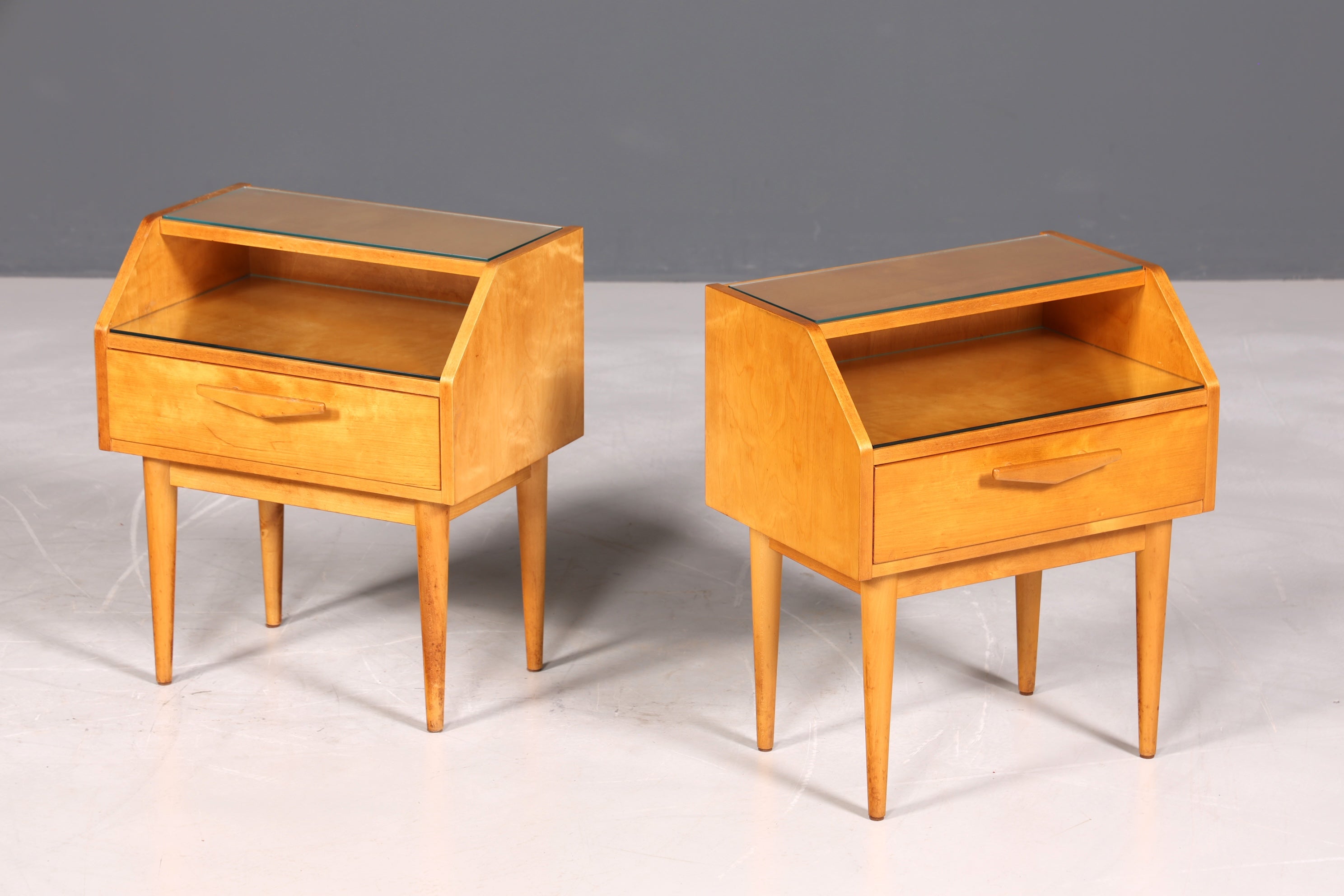 Schlichte Hellerau Kommode Mid Century Nachttisch echt Holz Beistelltisch VEB Möbel 2 von 2