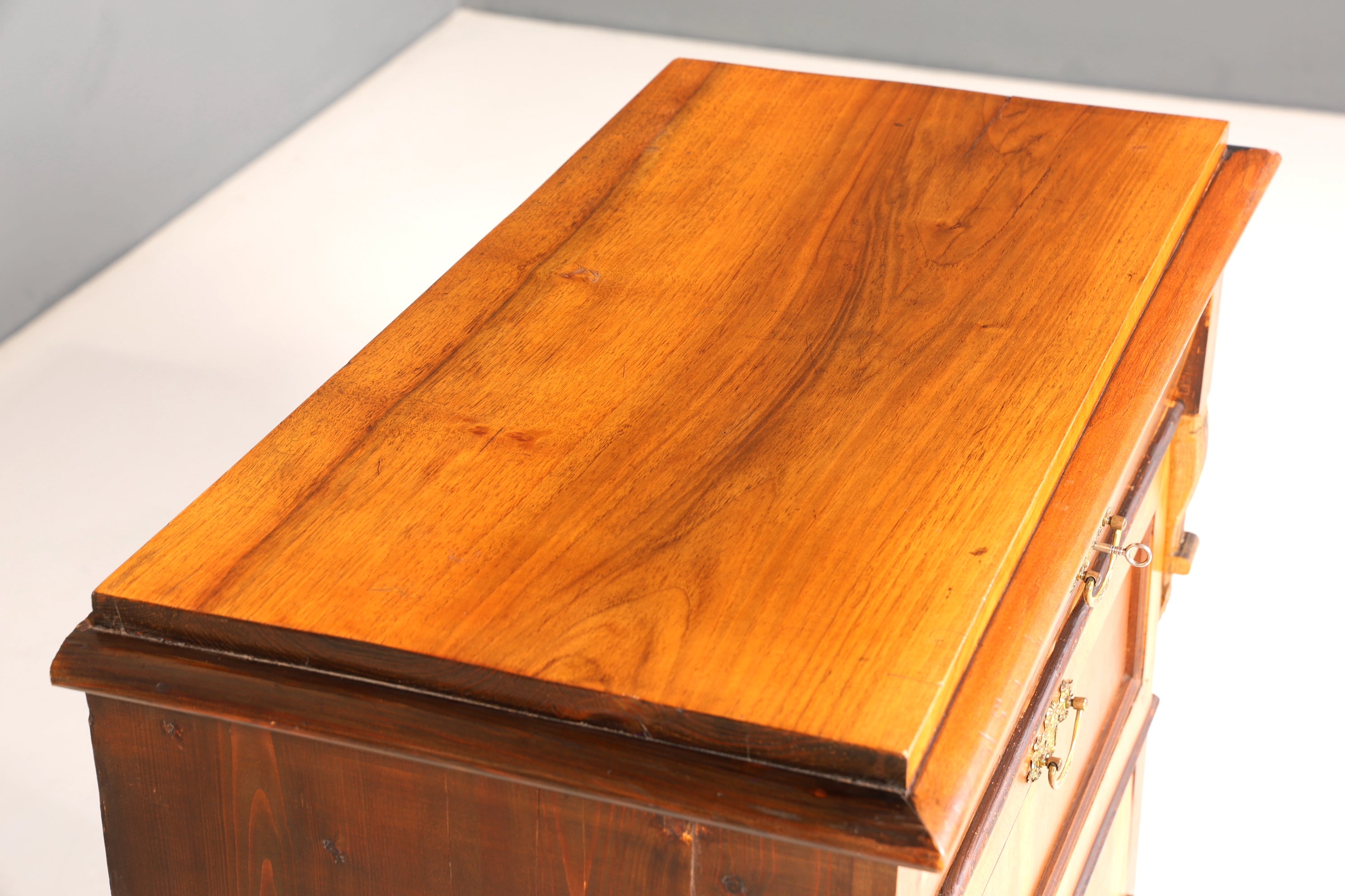 Stilvolle Gründerzeit Kommode Jugendstil Vertiko Schubladenkommode Antik Wäschekommode Chiffoniere