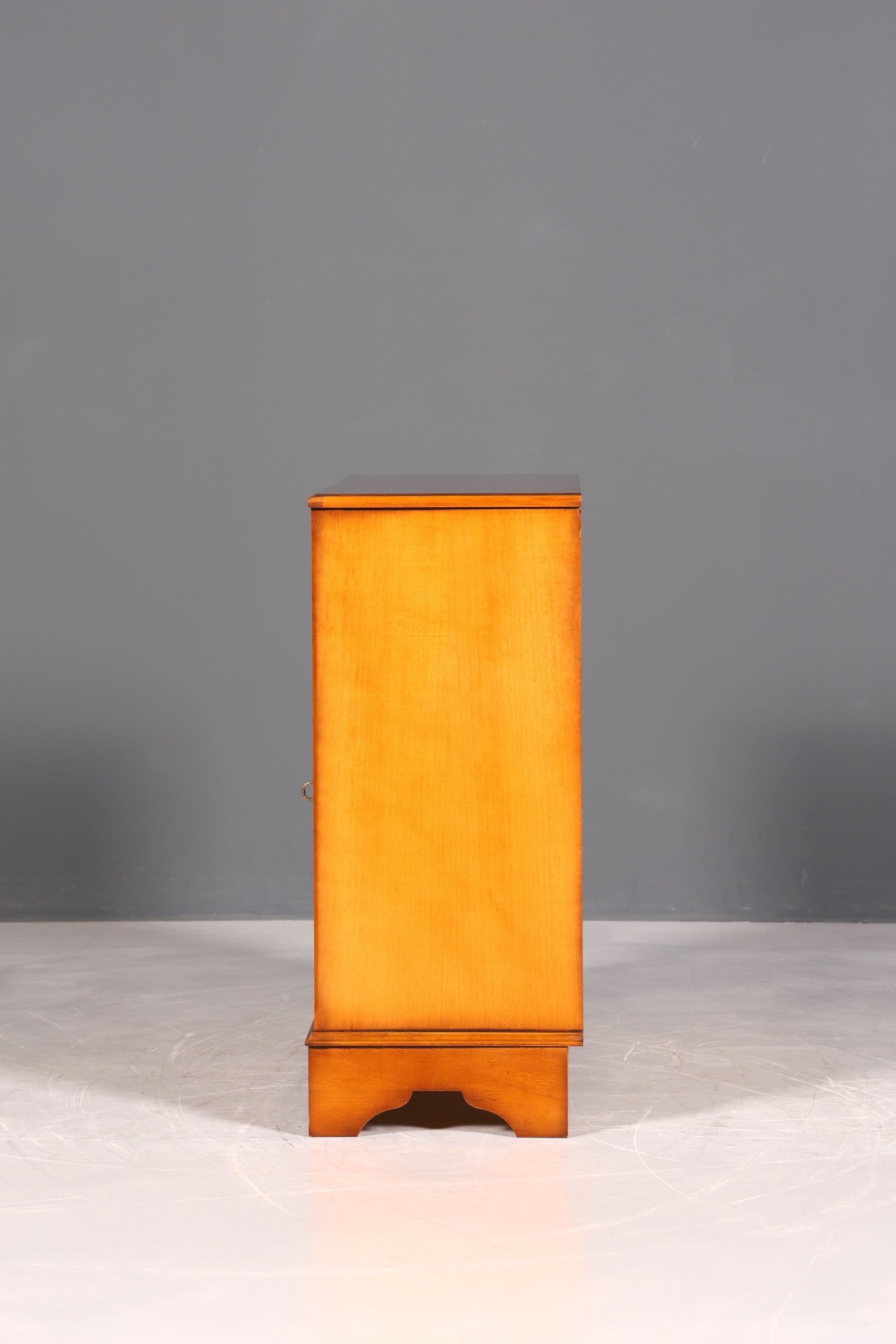 F944 Finish Traumhafter Original Heldense Schrank Englische Eibe Sideboard echt Holz Antik 60s