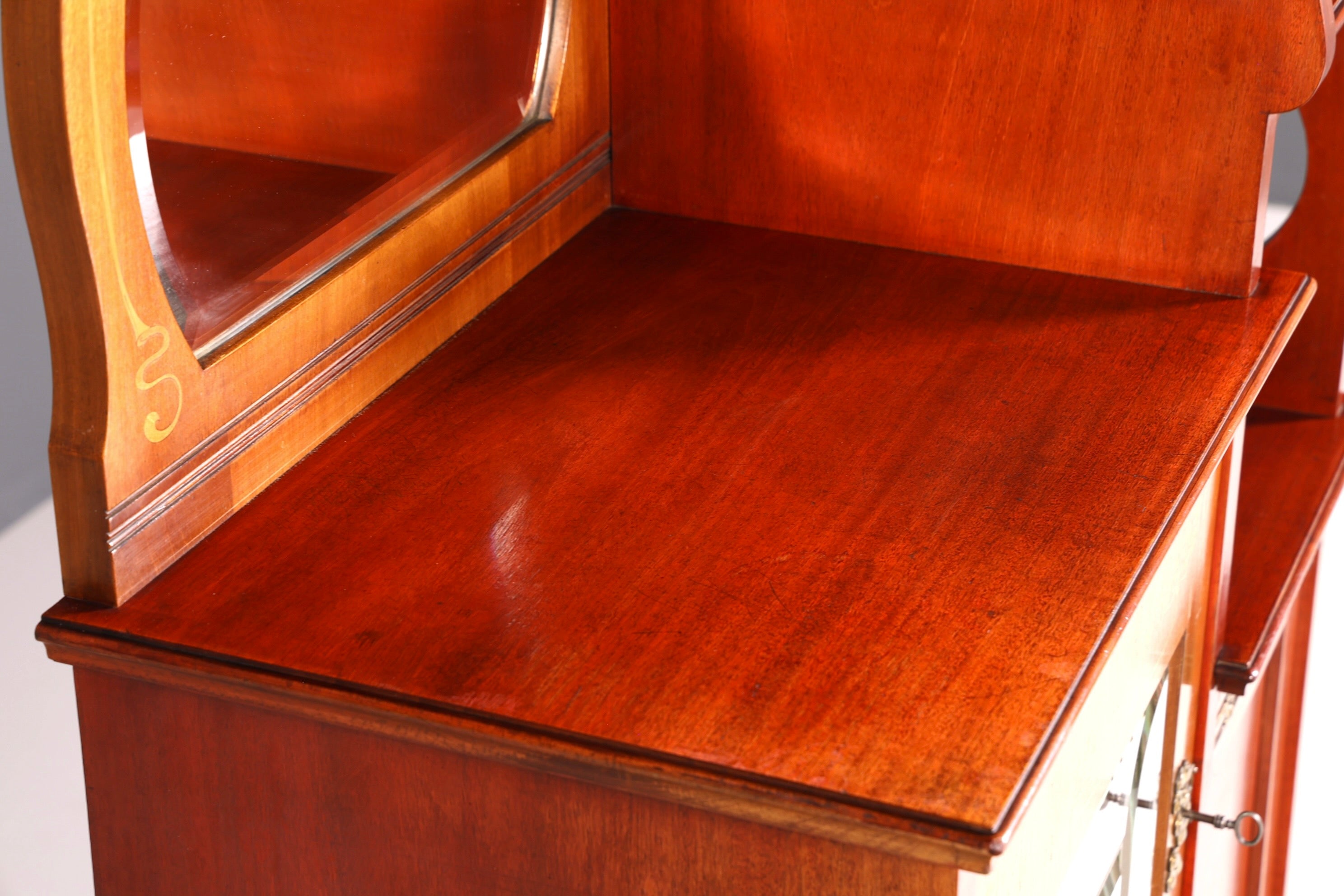 Filigraner Jugendstil Schrank um 1910 echt Holz Vertiko Vitrine Antik Regal Glasvitrine