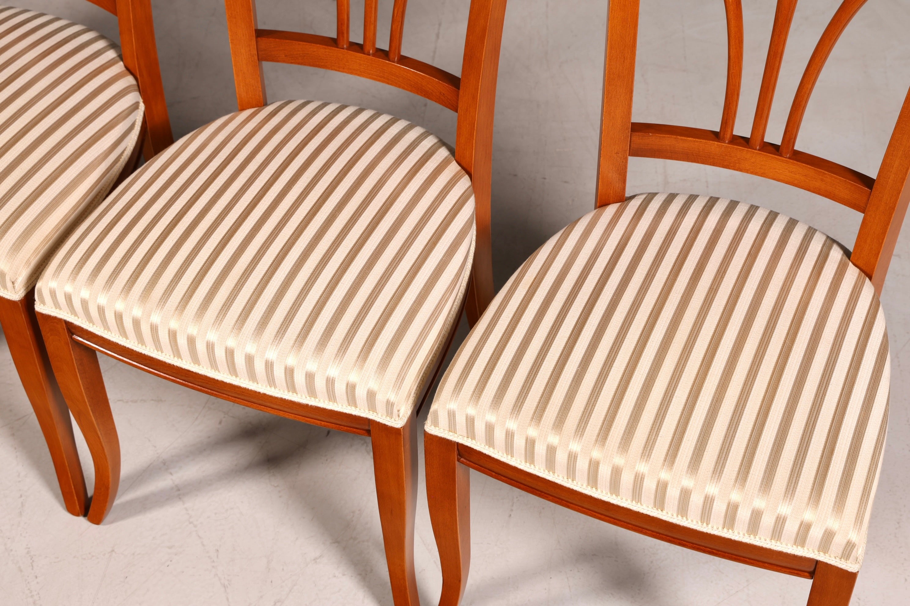 G625 Finish SELVA 4x Edle Englische Stühle Englisch Dining Chairs Antik 60er Jahre Küchenstühle Stuhlset (Kopie)