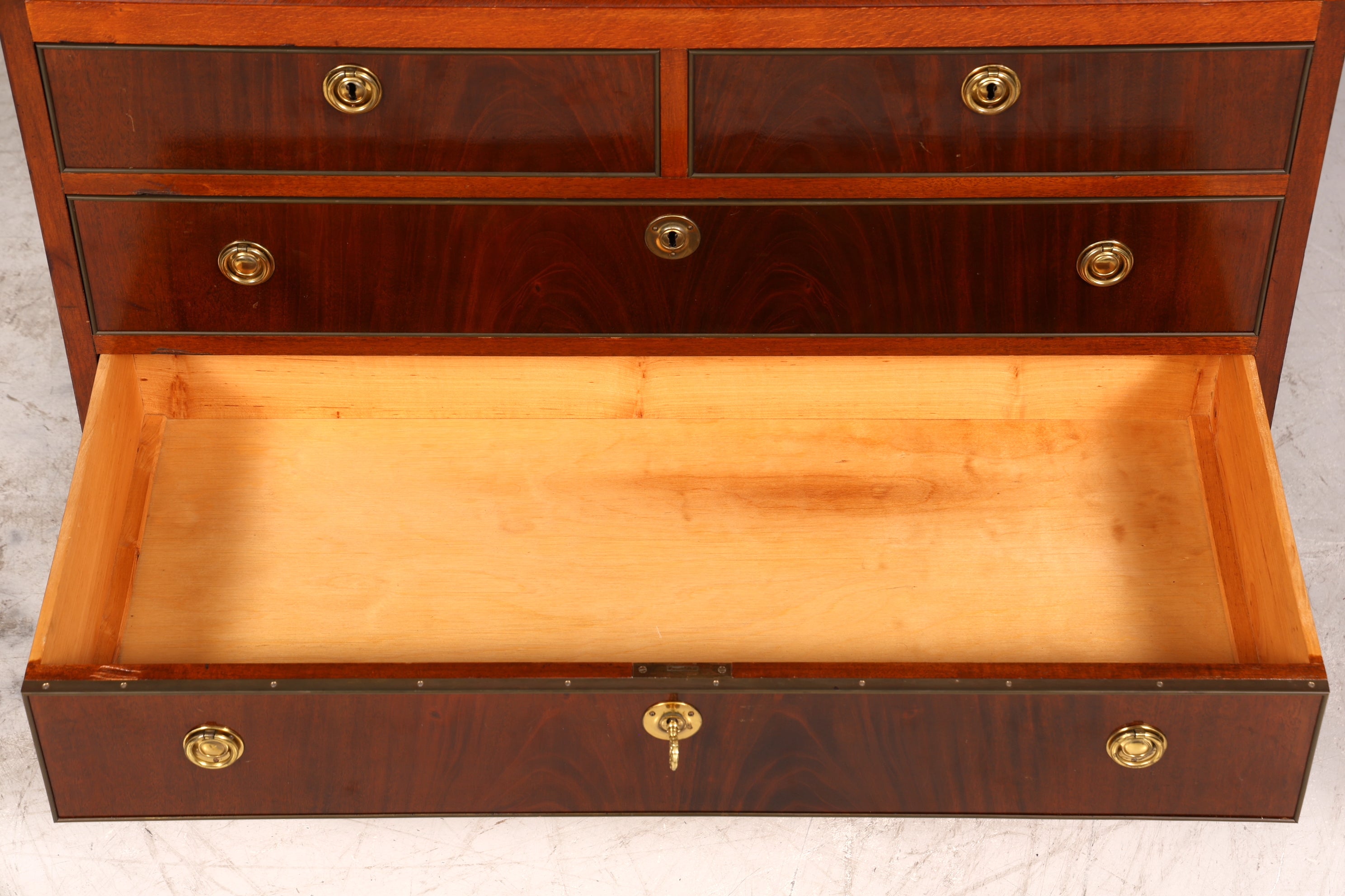 Stilvoller Sekretär im Englischen Stil Büro Kommode Schreibkommode Sekretär Kommode