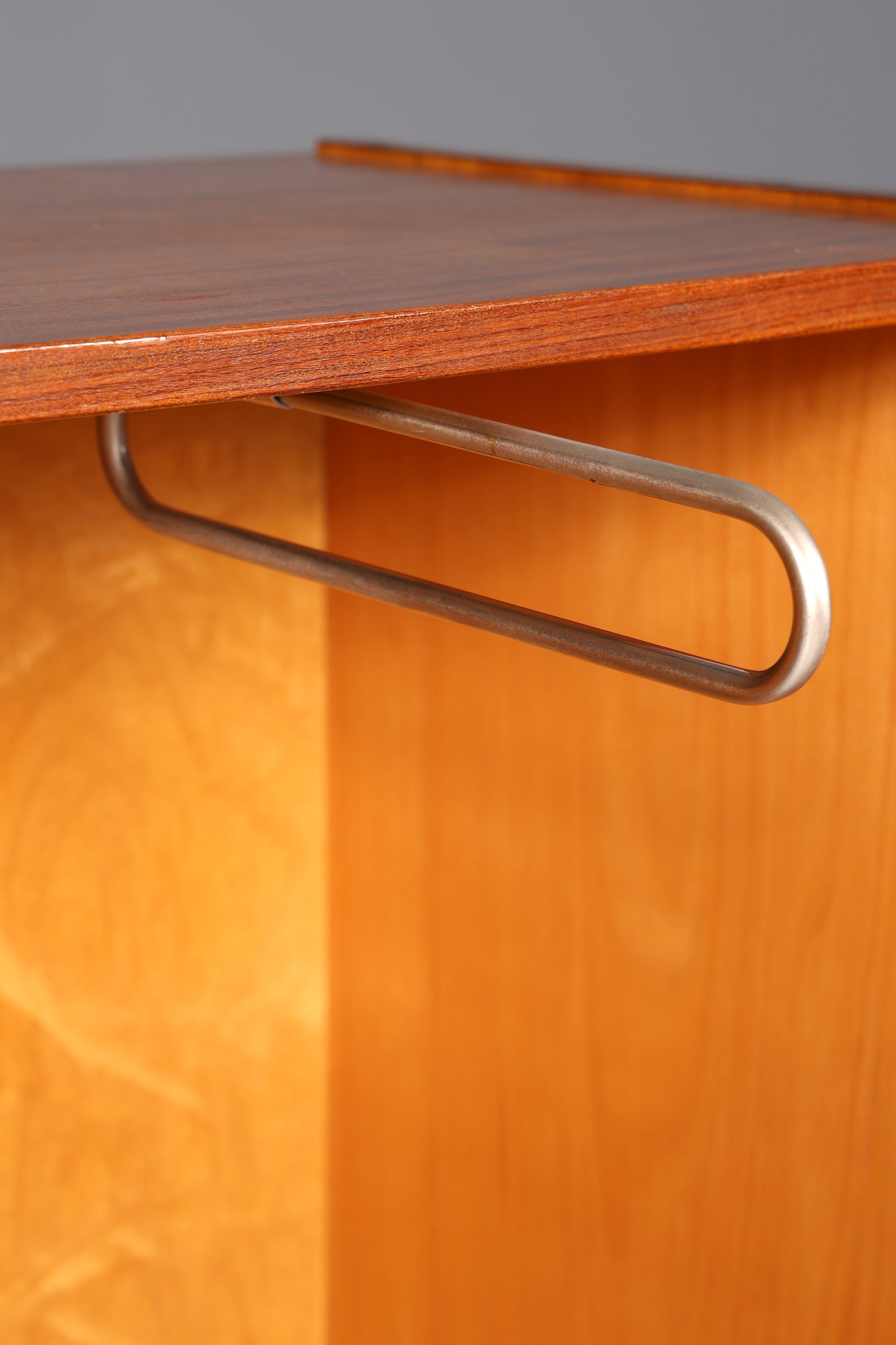 Wunderschöner Mid Century Schrank Retro Kleiderschrank Vintage Wäscheschrank 60s