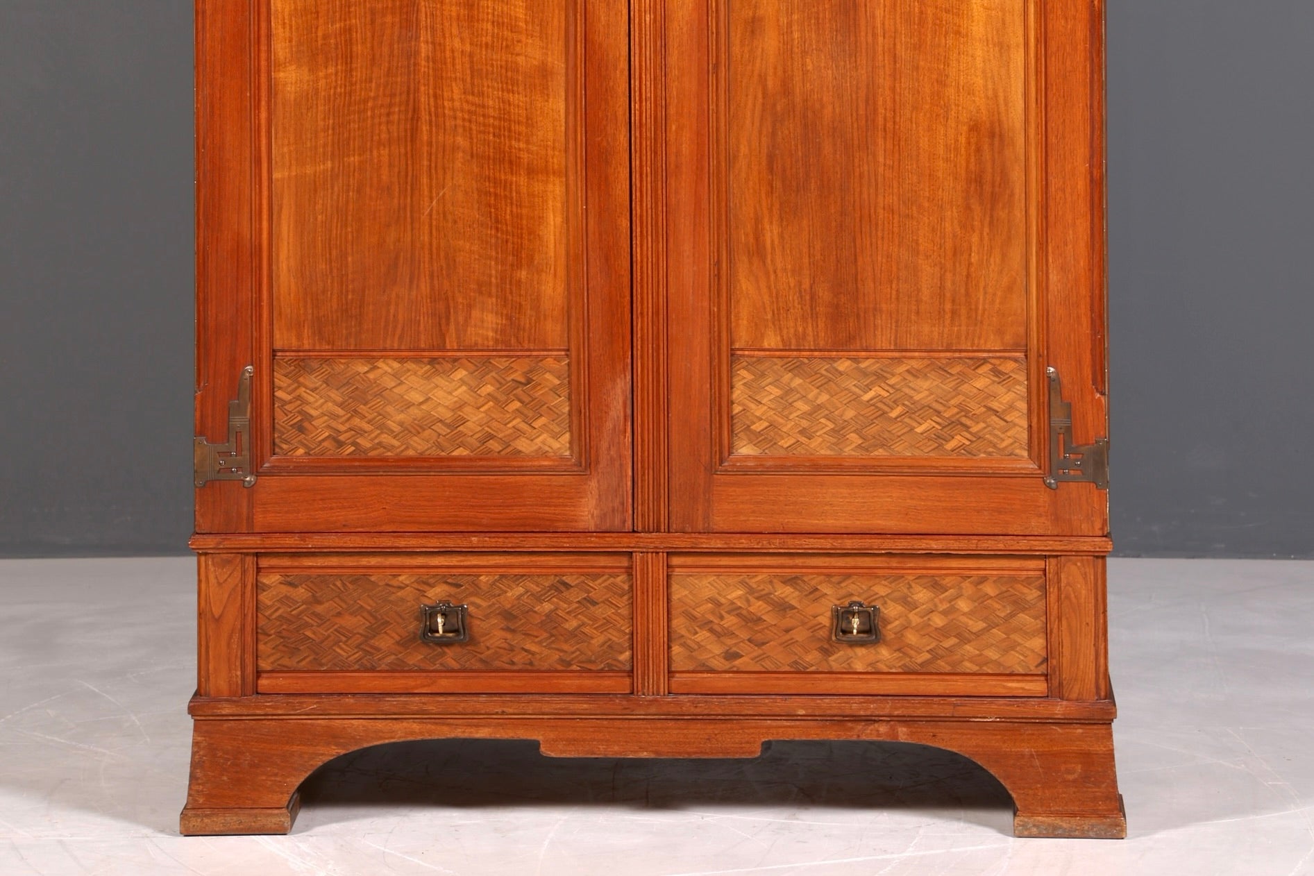 Edler Jugendstil Schrank Kleiderschrank Antik Eiche Wäscheschrank Dielenschrank