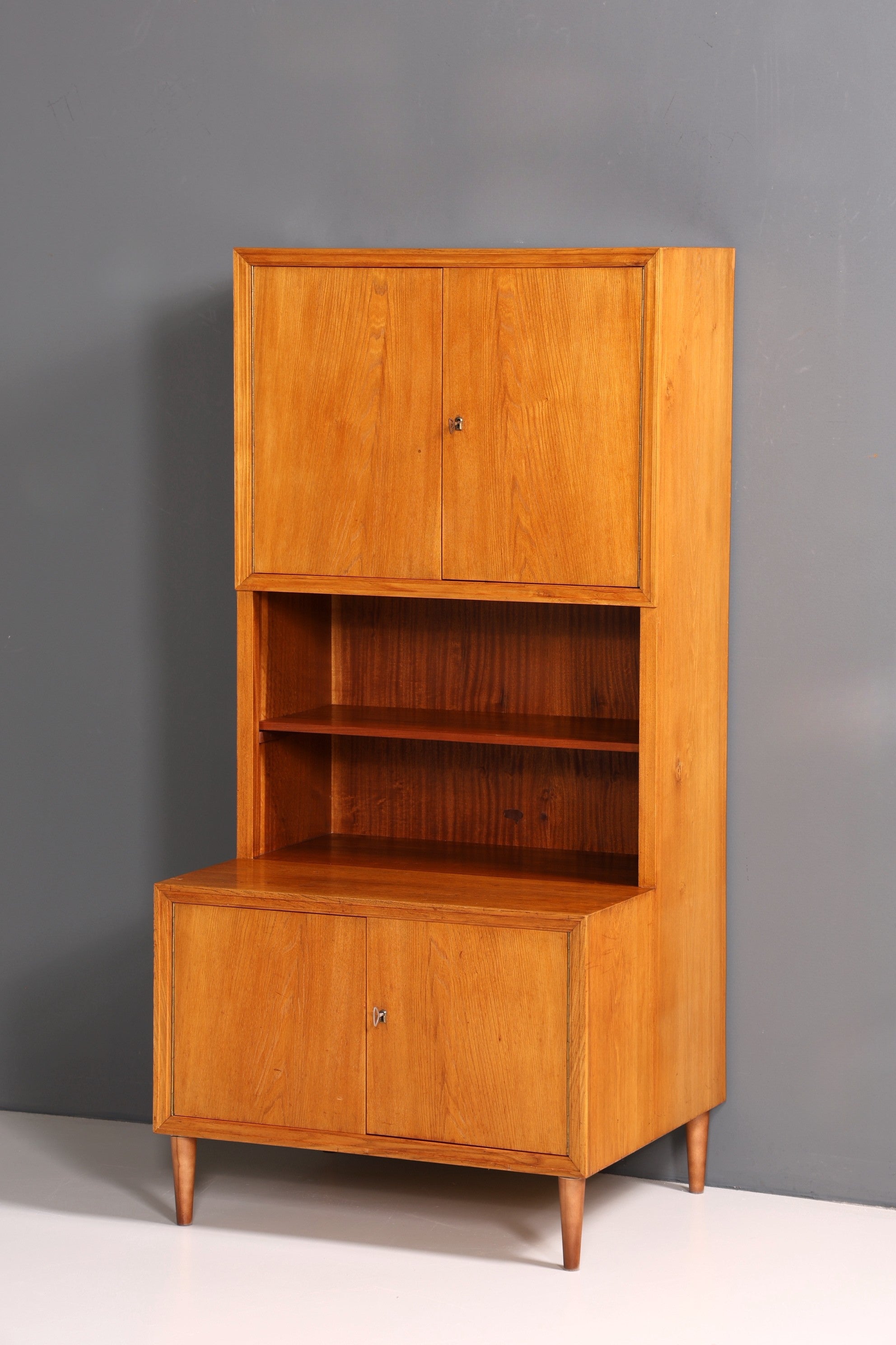 Schlichter Mid Century Schrank Danish Design Regal Retro Nussbaum 60s Bücherregal Buchablage