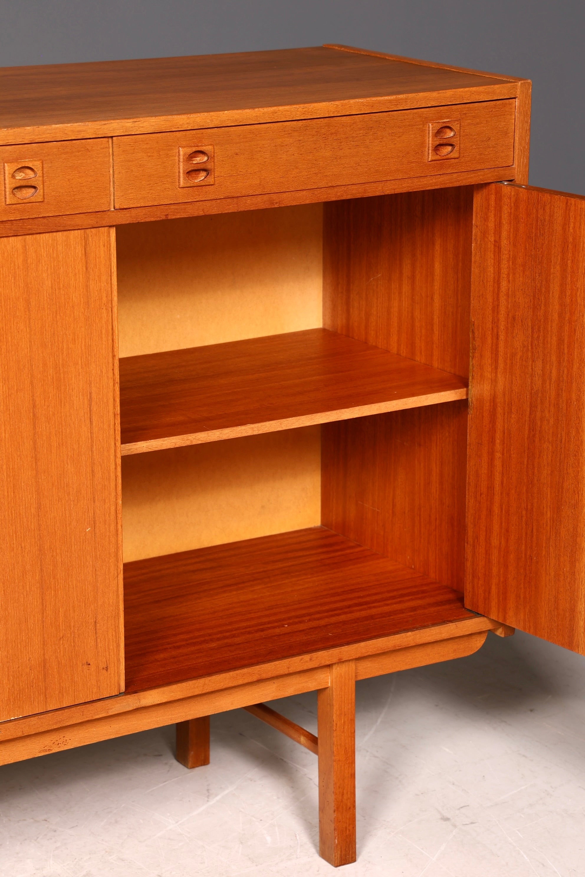 G203 Finish Teak Wunderschönes Mid Century Sideboard Vintage TV Kommode 60s Schrank (Kopie)