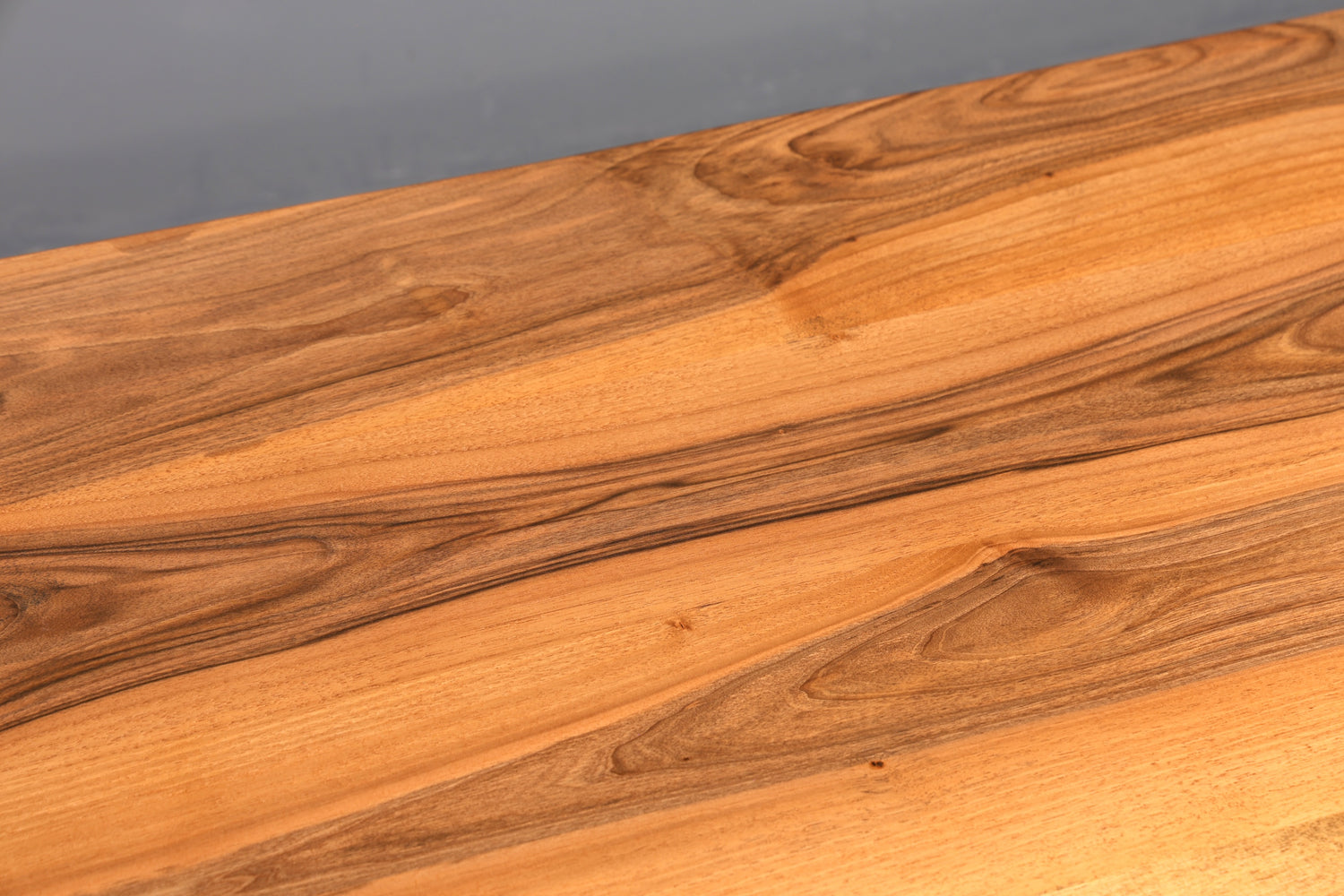 Wunderschöner Nussbaum Tisch 260cm-97cm Esszimmer Tisch Baumkanten Platte massiv Holz Küchentisch