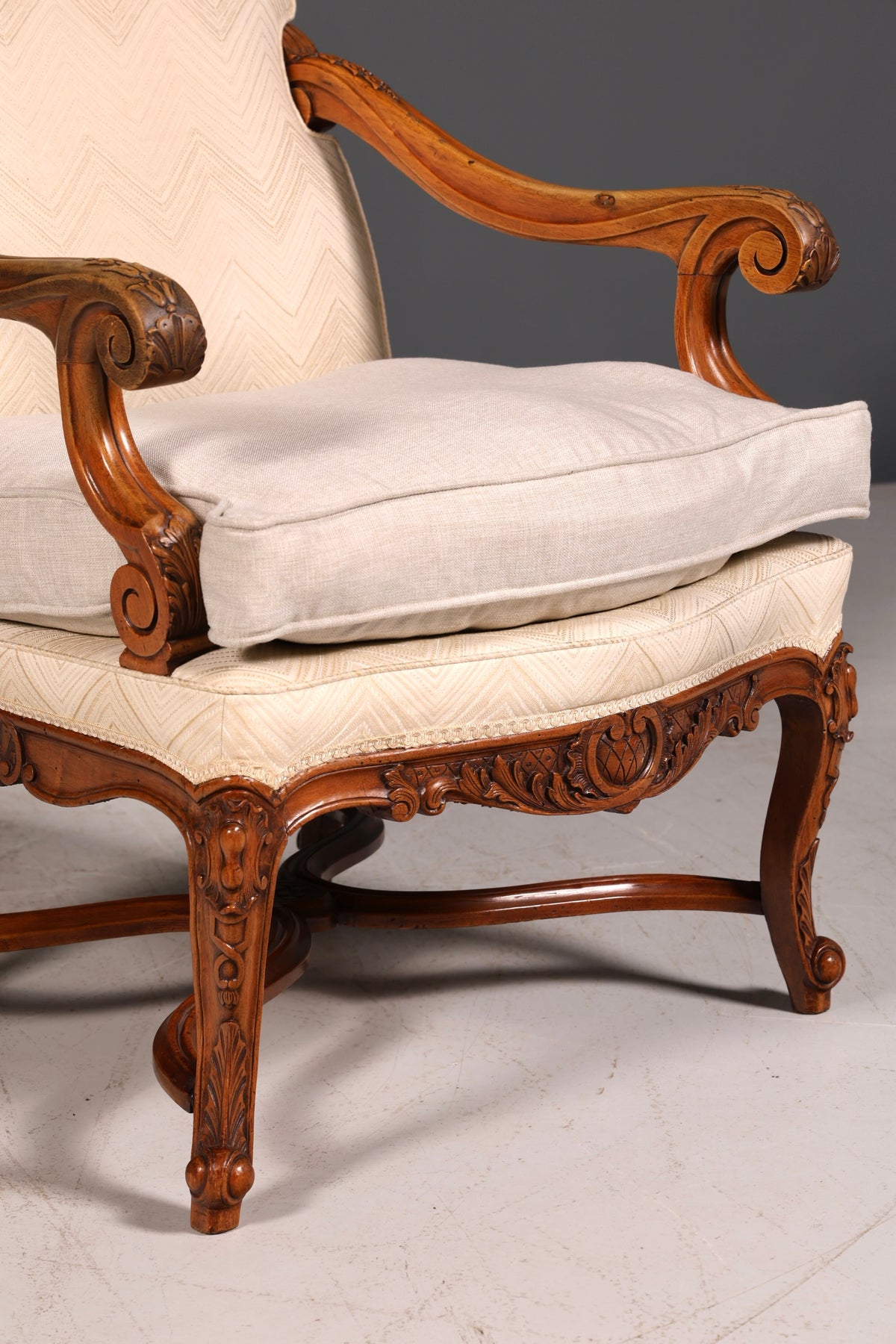 Edler Louis Philippe Armlehnsessel Gründerzeit Antik Sessel Polstersessel 1 von 2
