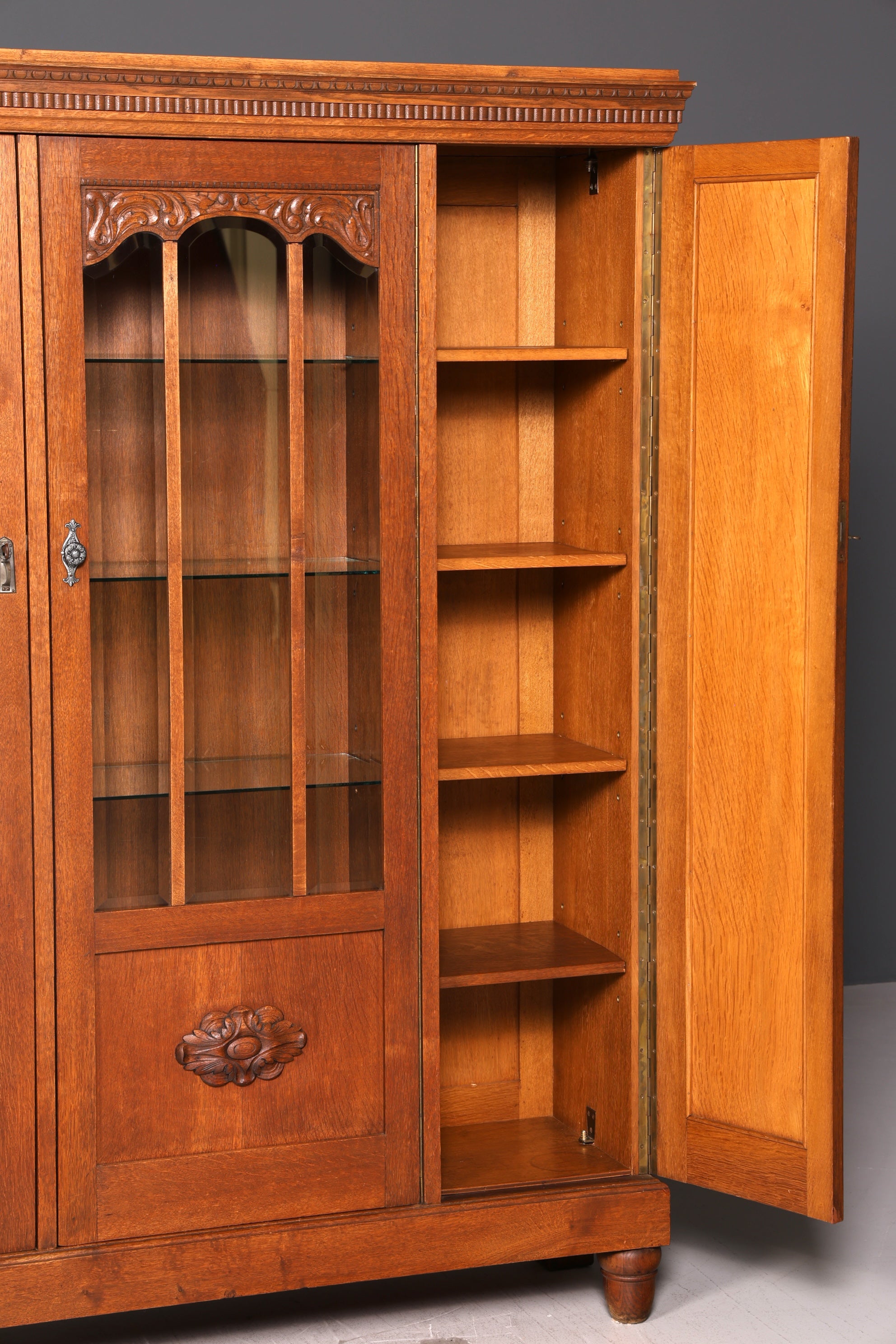 Traumhafte Jugendstil Vitrine Eiche Bücherschrank Kleiderschrank Geschirrschrank Buffet Schrank Antik Vintage