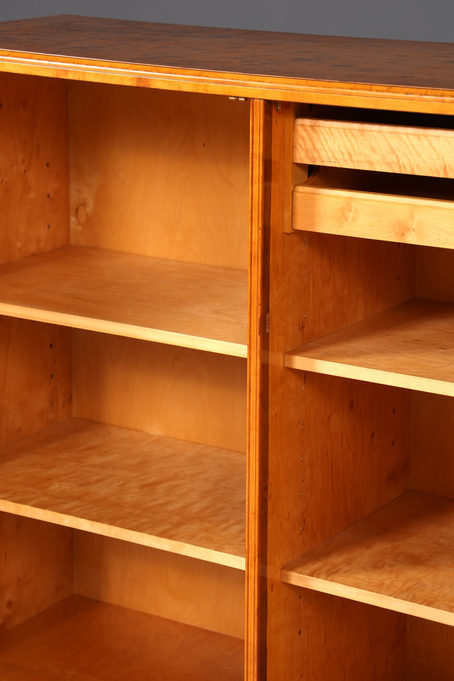 Stilvoller Original Art Deco Schrank Vertiko Sideboard um 1930 Highboard Kommode Aktenschrank Wäscheschrank