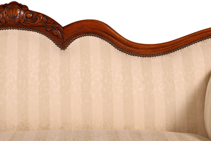 Hauptstadt Möblerei Biedermeier kanepe, krem rengi çizgili kumaş döşemeli ve detaylı ahşap oymalı çerçeveli