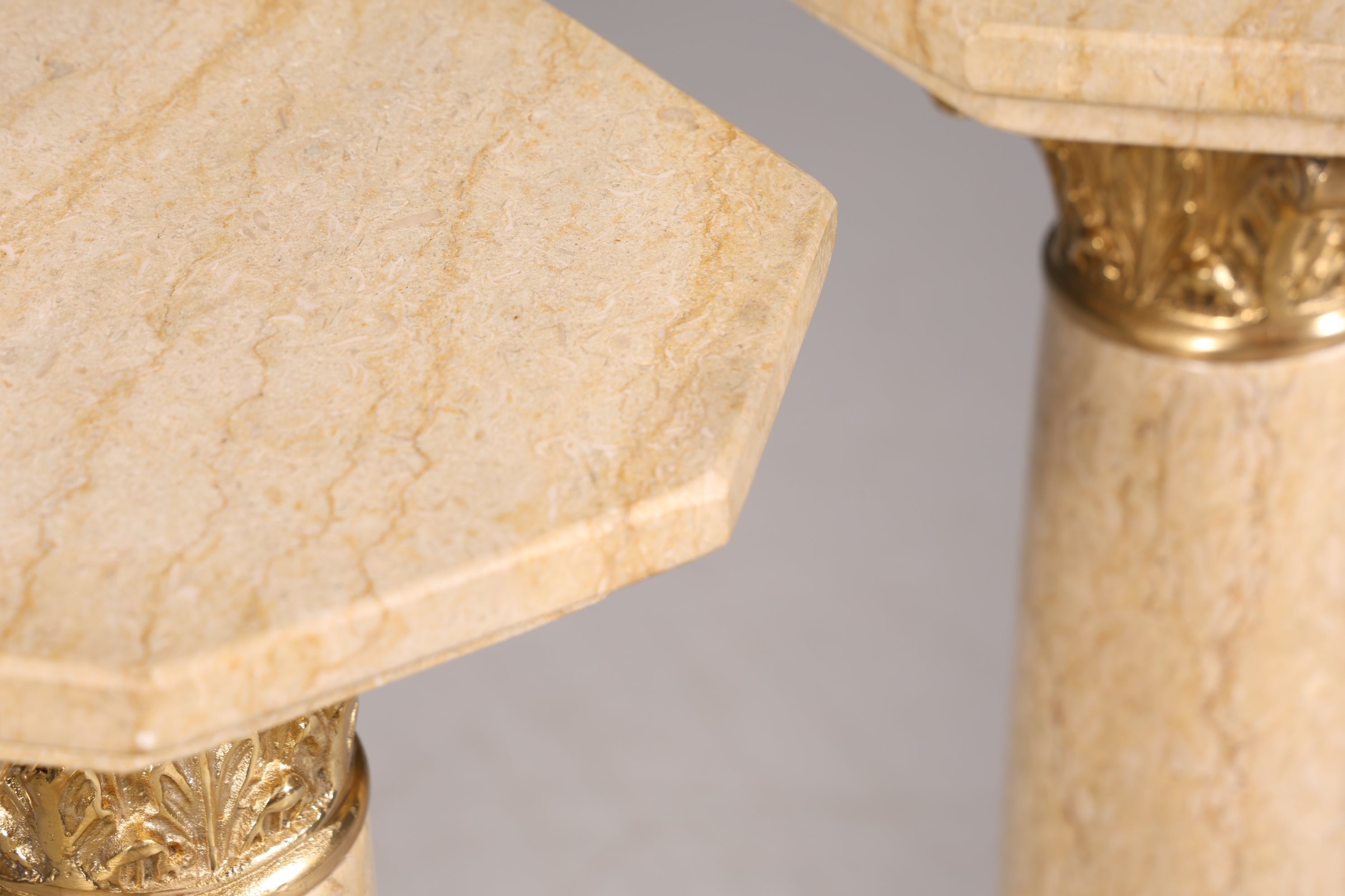 Wunderschöne Barock Stil Säule Louis XV Marmor Blumensäule Naturstein Beige Sockel Ablage 2 von 2