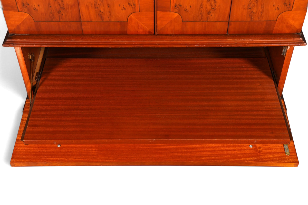Hauptstadt Möblerei englischer TV-Schrank aus Eibenholz mit ausziehbarem Boden im klassischen Antik-Stil