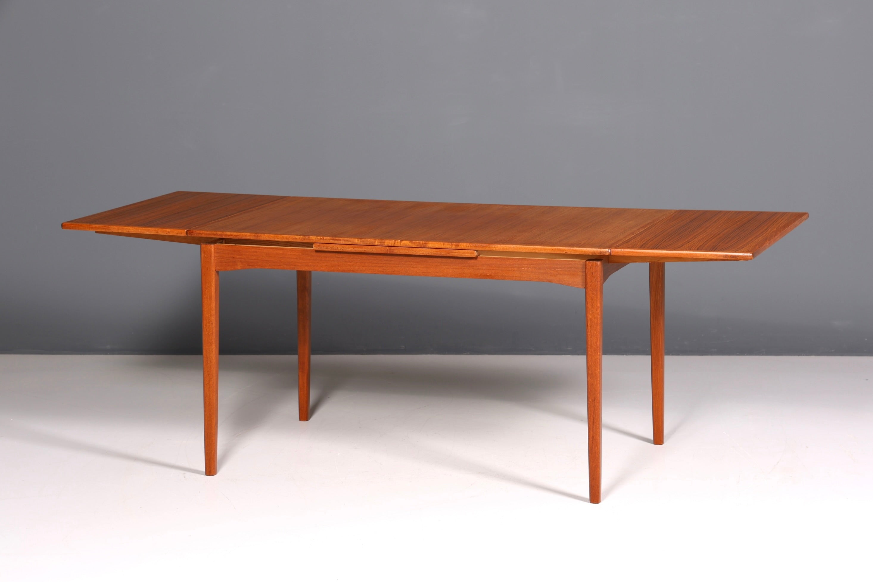 Stilvoller Mid Century Esstisch ausziehbarer Danish Design Teak Holz Küchentisch Esszimmer Tisch