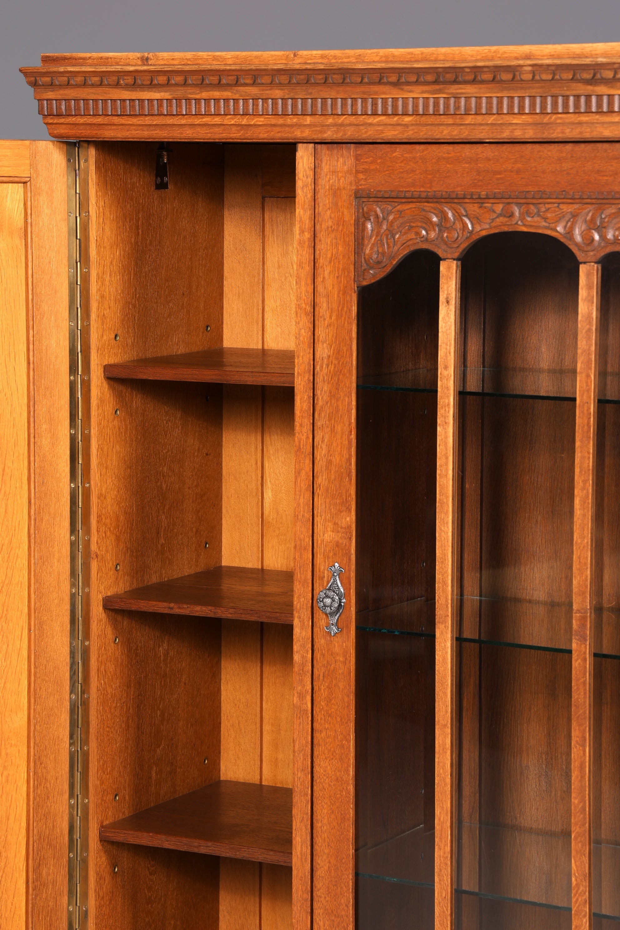 Traumhafte Jugendstil Vitrine Eiche Bücherschrank Kleiderschrank Geschirrschrank Buffet Schrank Antik Vintage