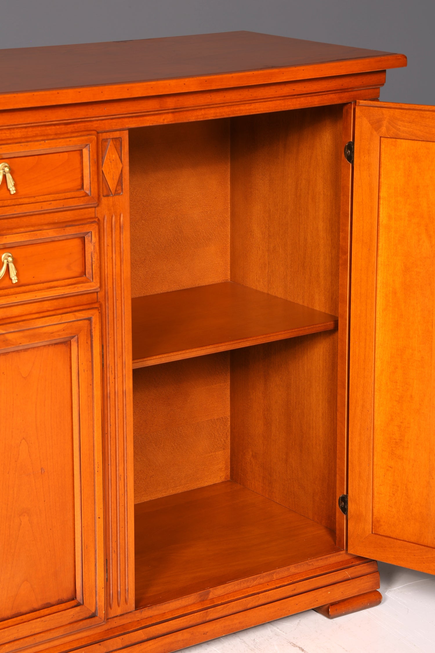 G042 Finish cm SELVA Wunderschönes Englisches Sideboard Eibe Schrank Antik Stil Buffetschrank Kommode