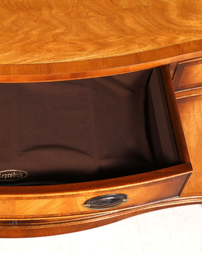 Wunderschönes Bevan Funnell Englisches Sideboard Reprodux Buffetschrank Kommode Anrichte