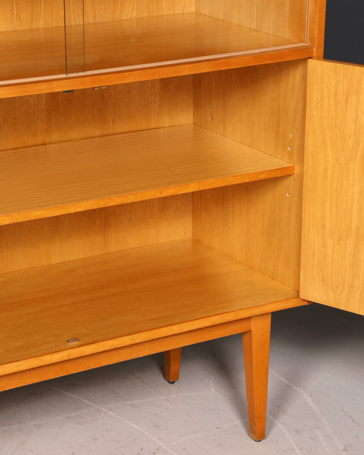 Beautiful original Hellerau mid-century display cabinet, Franz Ehrlich 602 chest of drawers and bookcase