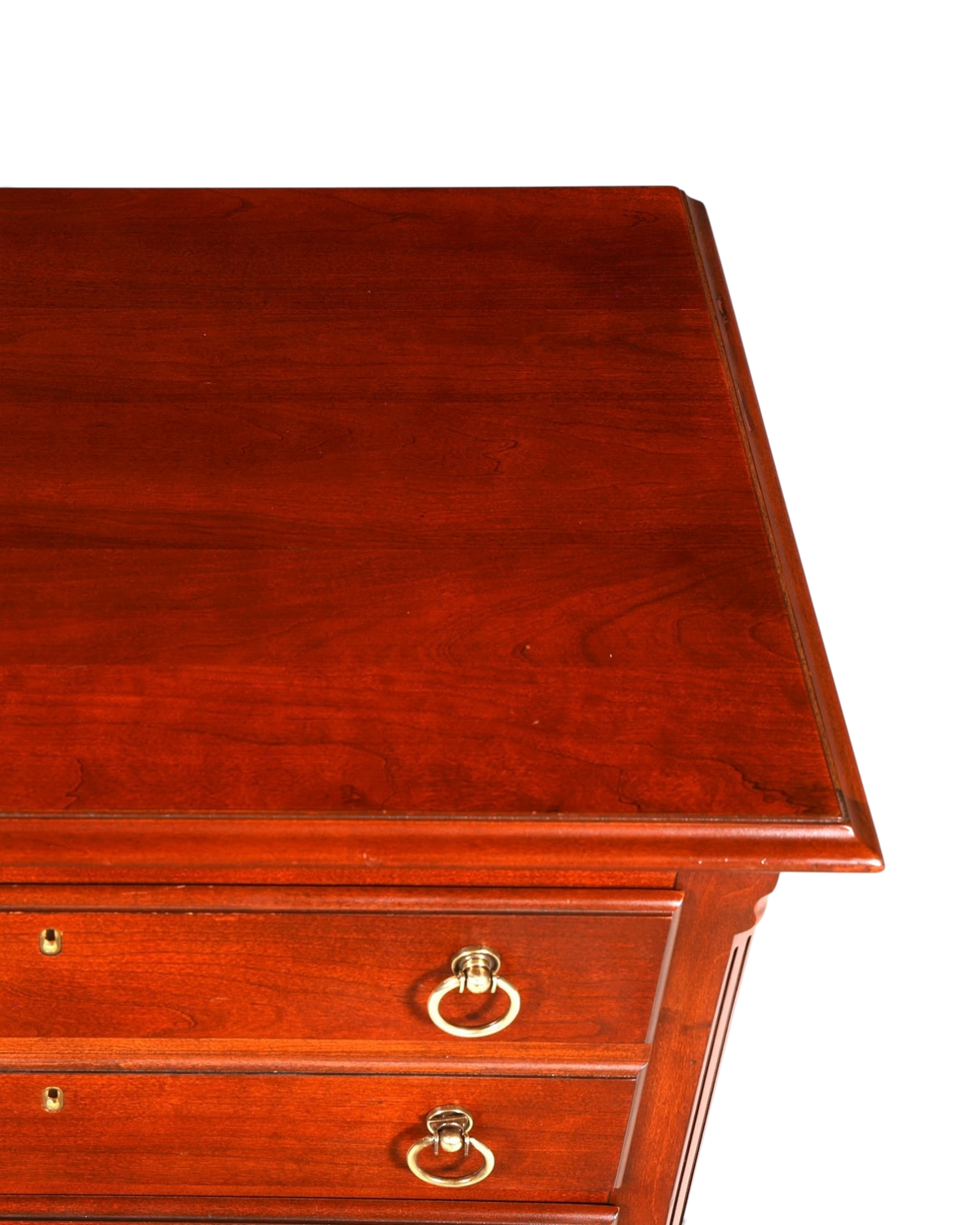 Hauptstadt Möblerei Drexel Heritage Sideboard aus dunklem Holz mit glänzender Oberfläche und goldenen Ringgriffen