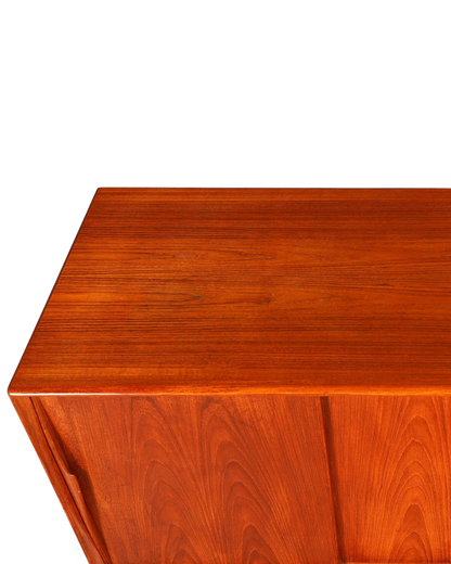 Hauptstadt Möblerei Dyrlund Mid Century Sideboard aus hochwertigem Teakholz mit markanter Maserung