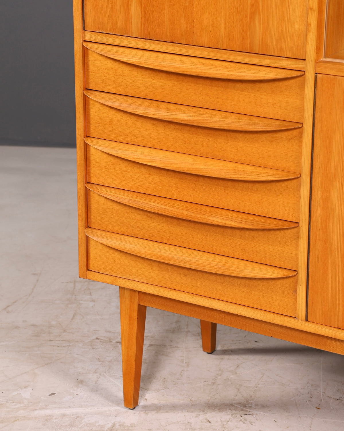 Beautiful original Hellerau mid-century display cabinet, Franz Ehrlich 602 chest of drawers and bookcase