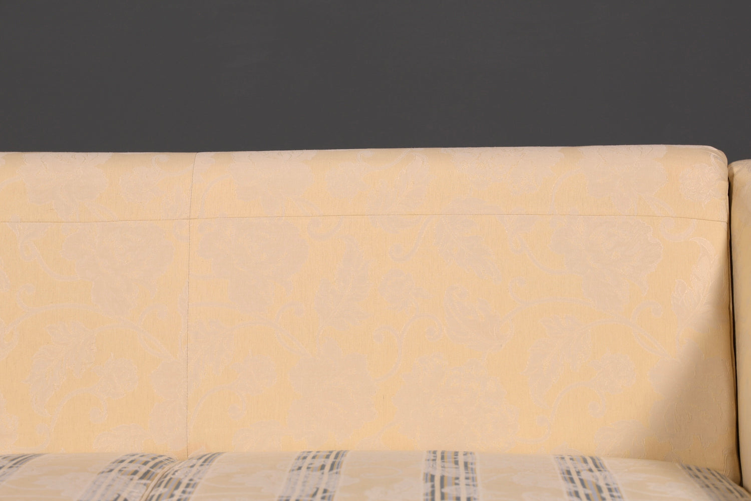 Wunderschönes Landhaus Sofa mit Hocker Englischer Stil Creme 2-Sitzer Couch Stoff Polstersofa Landhausstil Zweisitzer