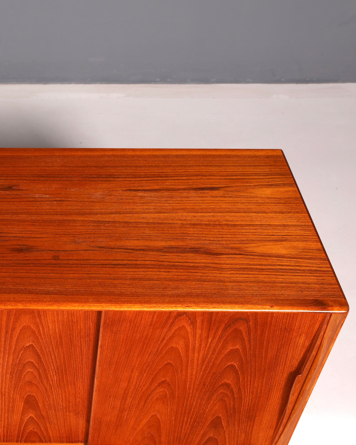 Beautiful Dyrlund mid-century teak sideboard, Danish design, vintage cabinet dresser
