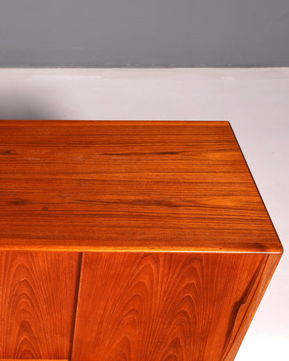 Beautiful Dyrlund mid-century teak sideboard, Danish design, vintage cabinet dresser