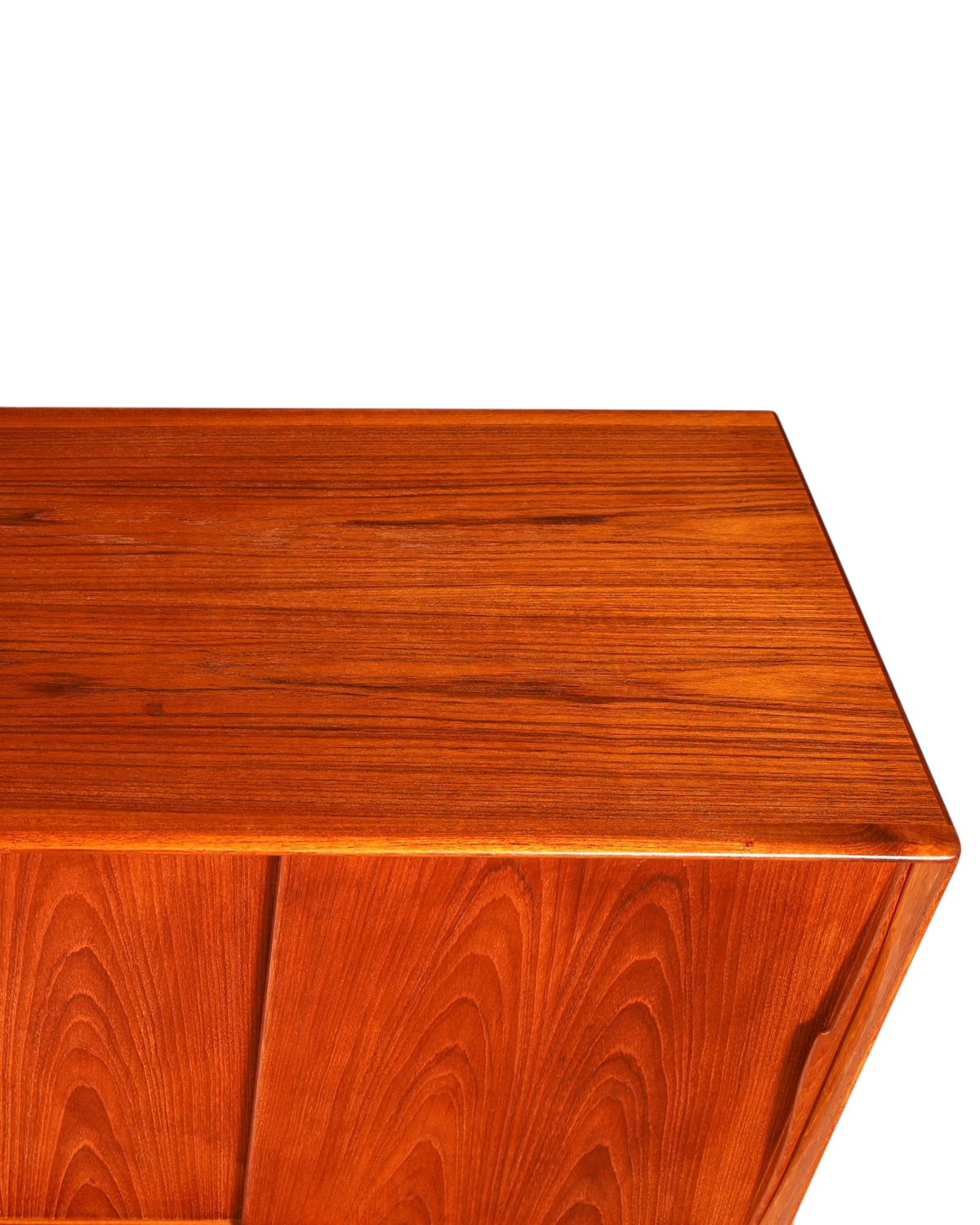 Hauptstadt Möblerei Dyrlund Mid Century Sideboard aus hochwertigem Teakholz mit lebhafter Maserung