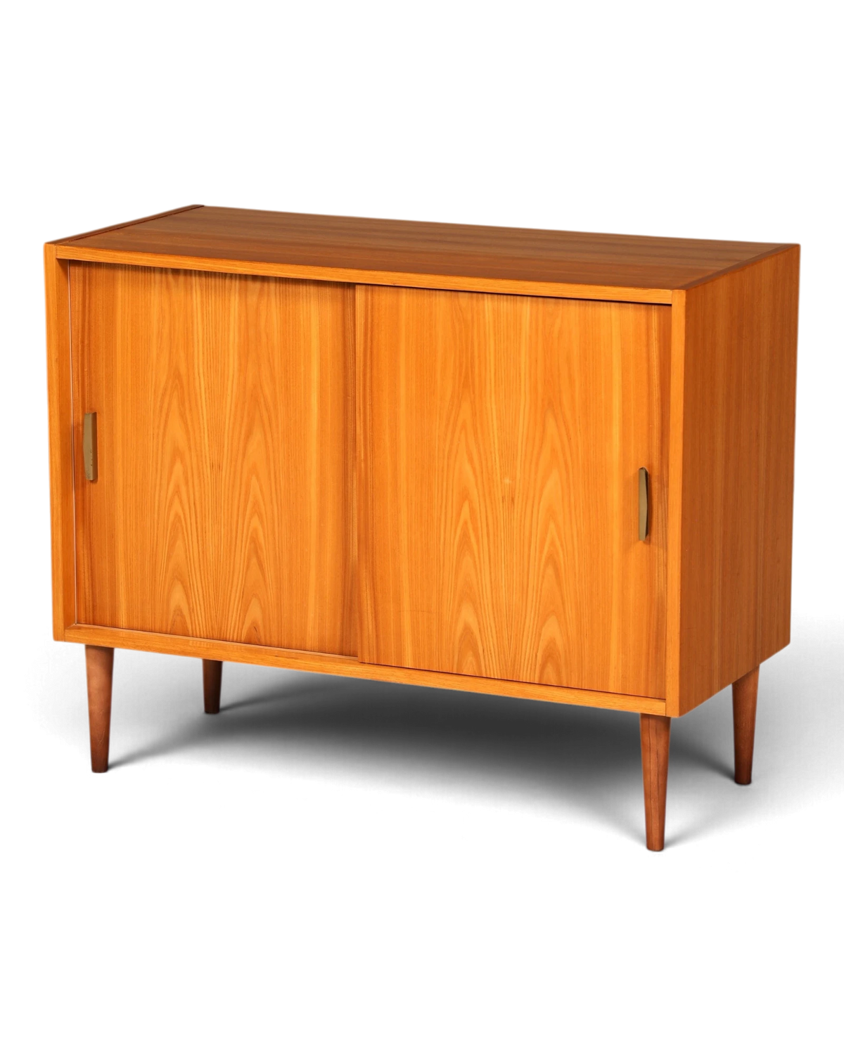 Beautiful Mid-Century Hellerau Bruno Knoblauch 605 dresser, sideboard, sliding-door cabinet, vintage