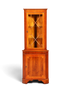 Hauptstadt Möblerei englische Eckvitrine aus Eibenholz mit verglaster Türfront und klassischem Design