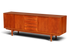 Hauptstadt Möblerei Dyrlund Mid Century Sideboard aus Teakholz mit Schiebetüren und Schubladen im dänischen Design