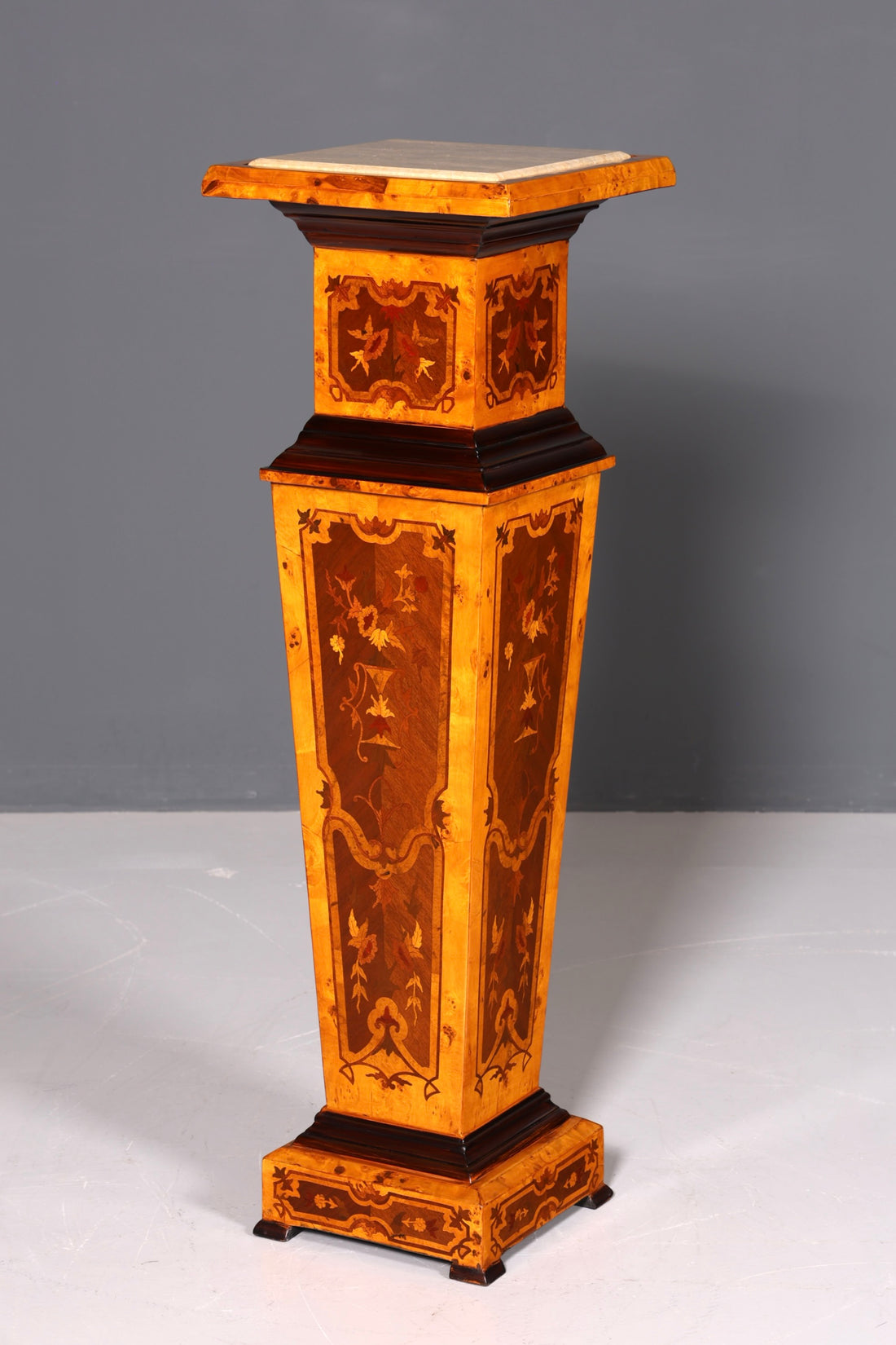 Traumhafte Barock Stil Säule Louis XV Blumensäule Naturstein Marmor Ablage Tisch