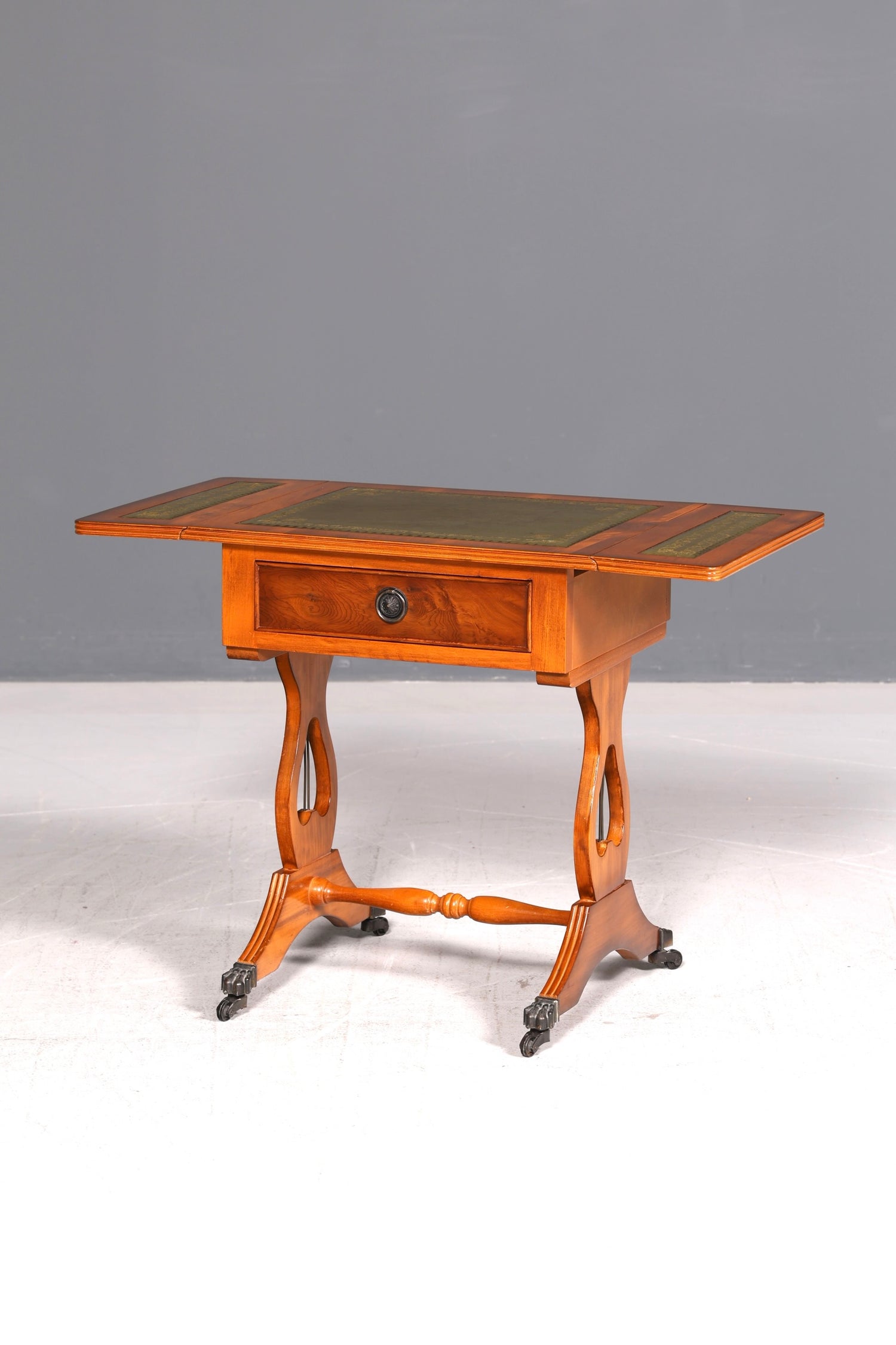 Edler Englischer Klapptisch Beistelltisch Eibe Echt Lederauflage Antik Ablagetisch Vintage Rolltisch Wohnzimmer