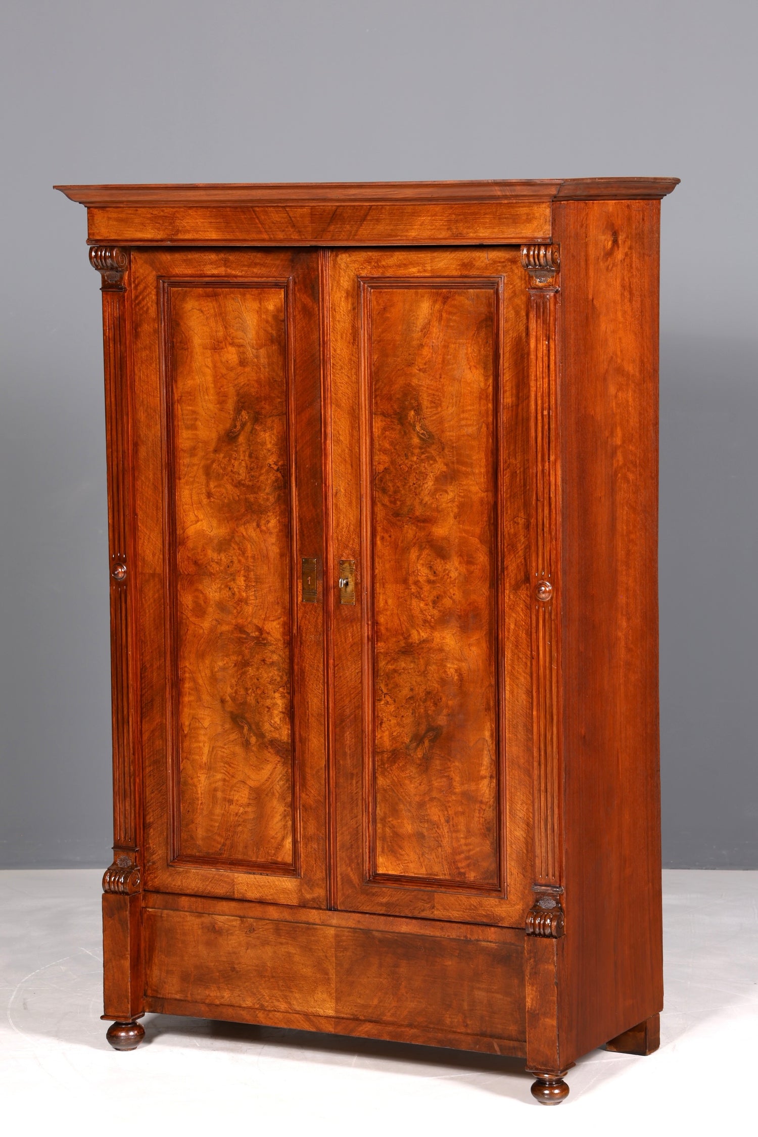 Edler Gründerzeit Schrank um 1880 Kleiderschrank Antik Jugendstil Wäscheschrank Dielenschrank