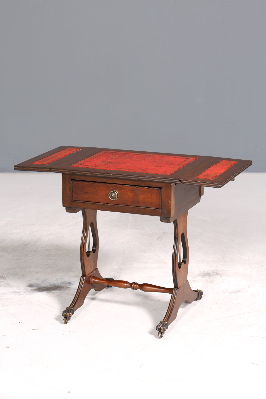 Wunderschöner Englischer Tisch Mahagoni Klapptisch Beistelltisch Englisch echt Leder Antik 60s Ablage