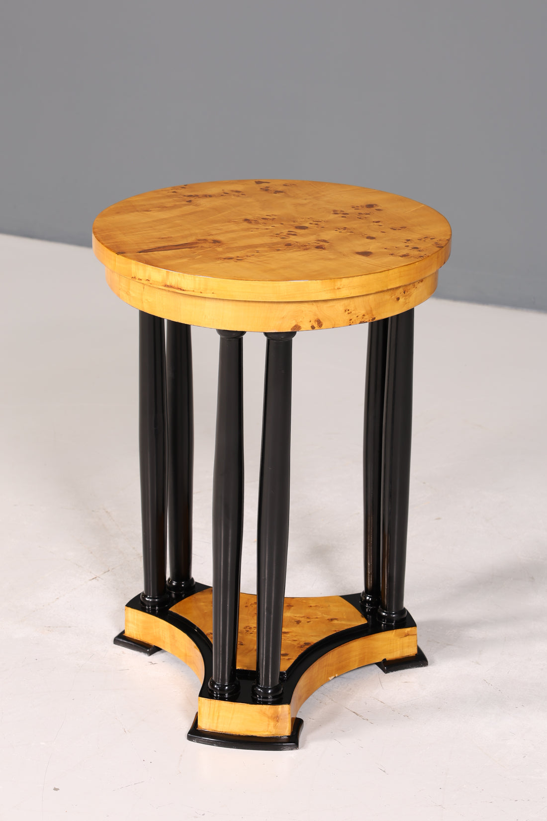 Stilvoller Art Deco Stil Tisch Luxus Couchtisch Biedermeier Ablagetisch Birke Wohnzimmer Tisch