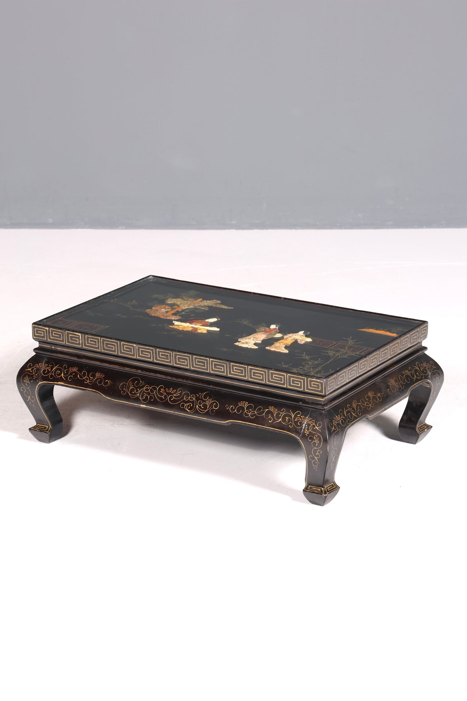 Traumhafter Chinesischer Couchtisch Asia Tisch Ablagetisch mit Asiatischen Motiven