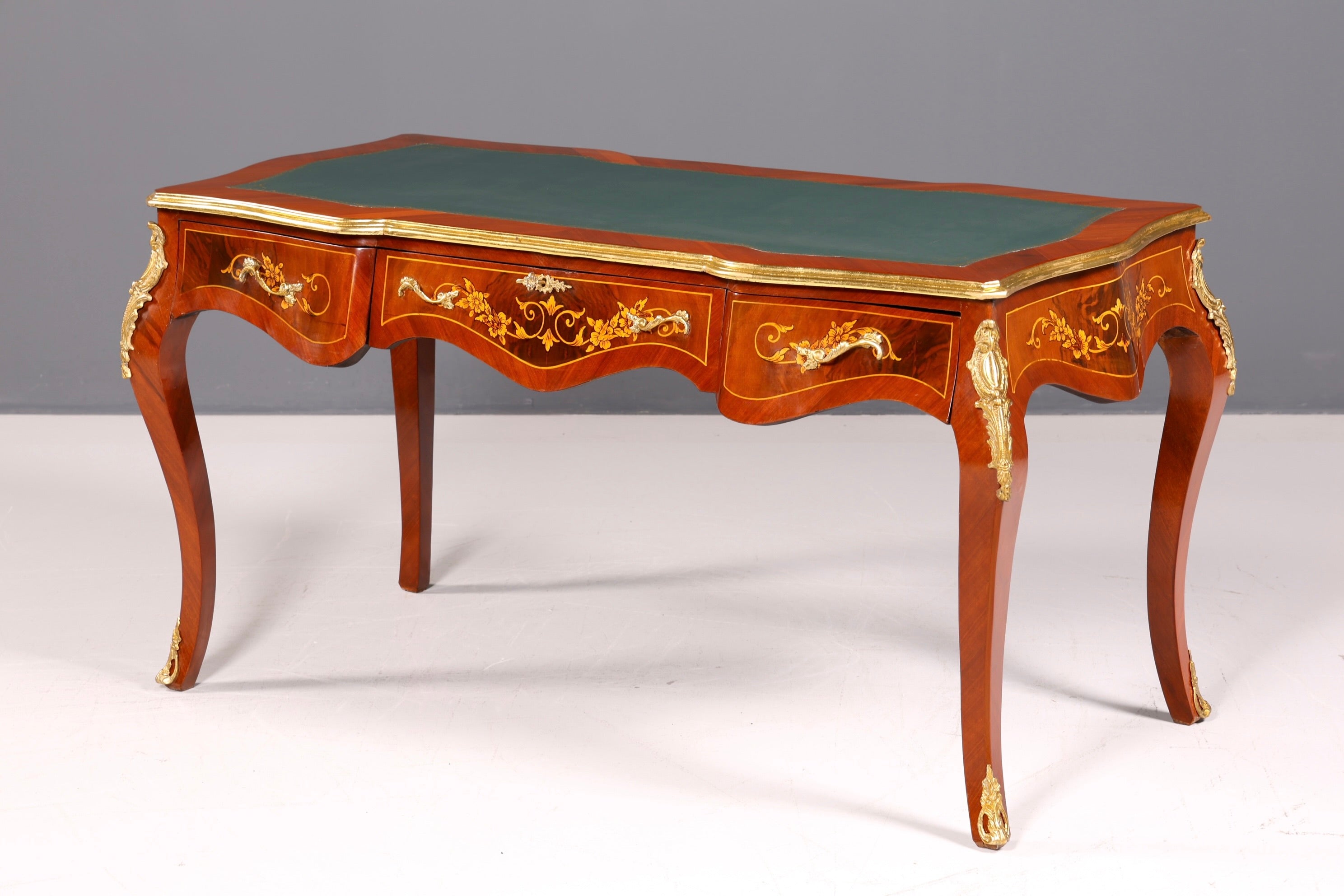Prächtiger Louis XV Stil Schreibtisch French Desk Antik Stil Bürotisch Echt Holz Messing
