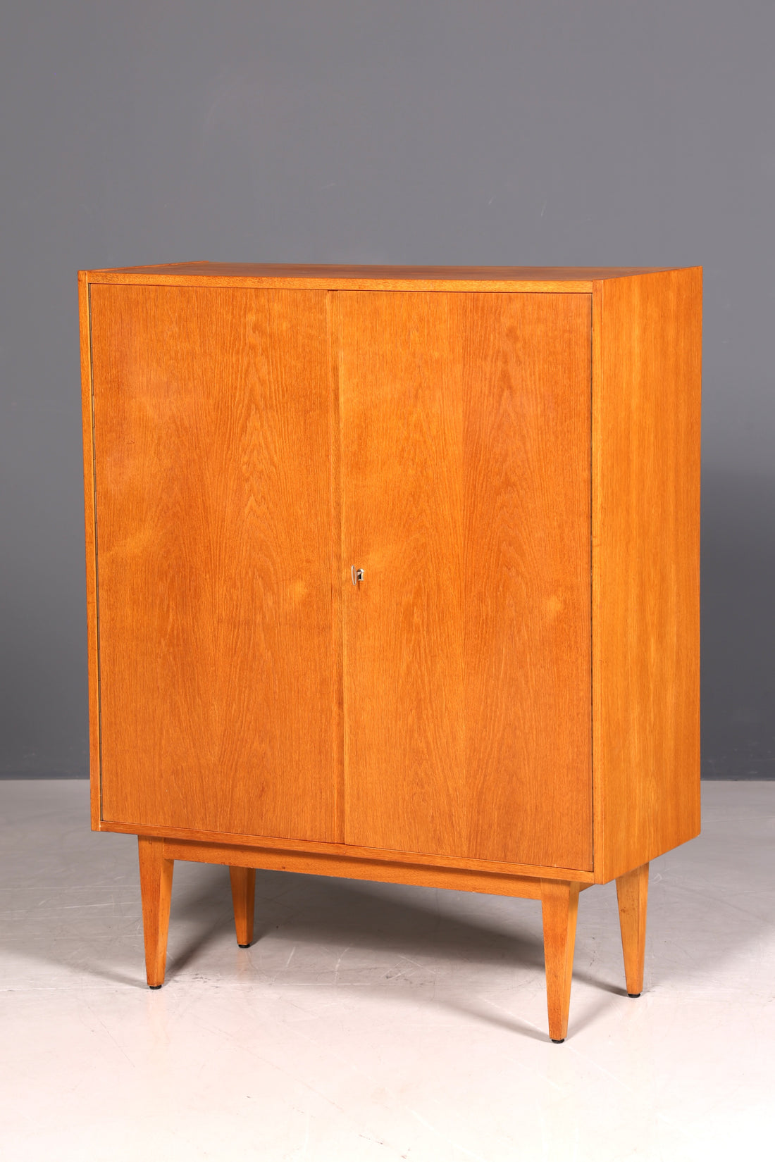 G578 Finish Wunderschöner Mid Century Schrank 60er Jahre Wäscheschrank Aktenschrank Kommode (Kopie 2)