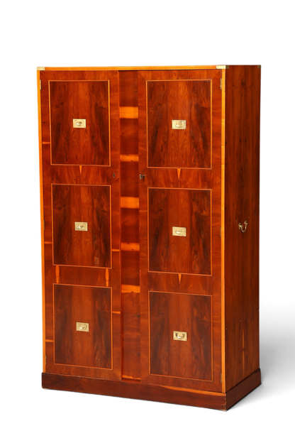 Hauptstadt Möblerei maritimer Military-Chest-Schrank aus Eibenholz mit versenkten Messinggriffen und zwei Türen