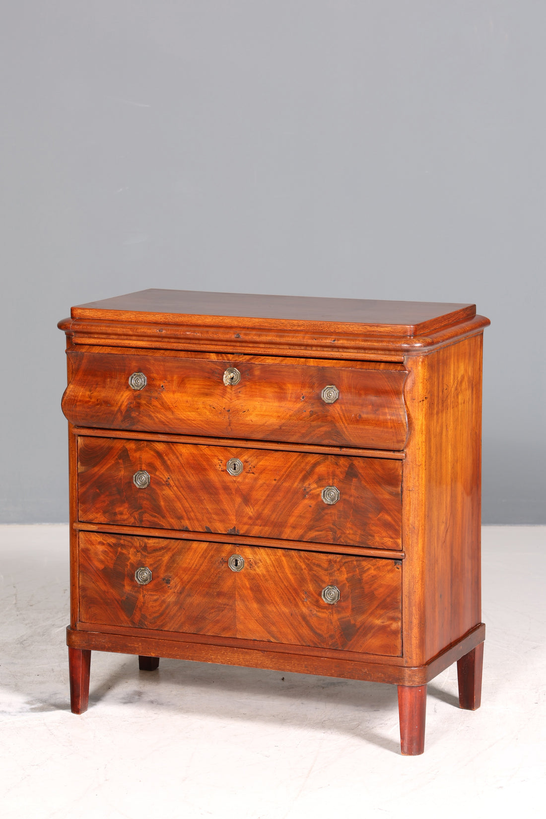 Traumhafte Louis Philippe Kommode Nussbaum Gründerzeit Schubladenkommode um 1890