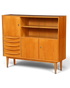 Hauptstadt Möblerei Hellerau Vitrine Modell 602 von Franz Ehrlich aus Holz im Mid-Century-Design mit Glasschiebetüren